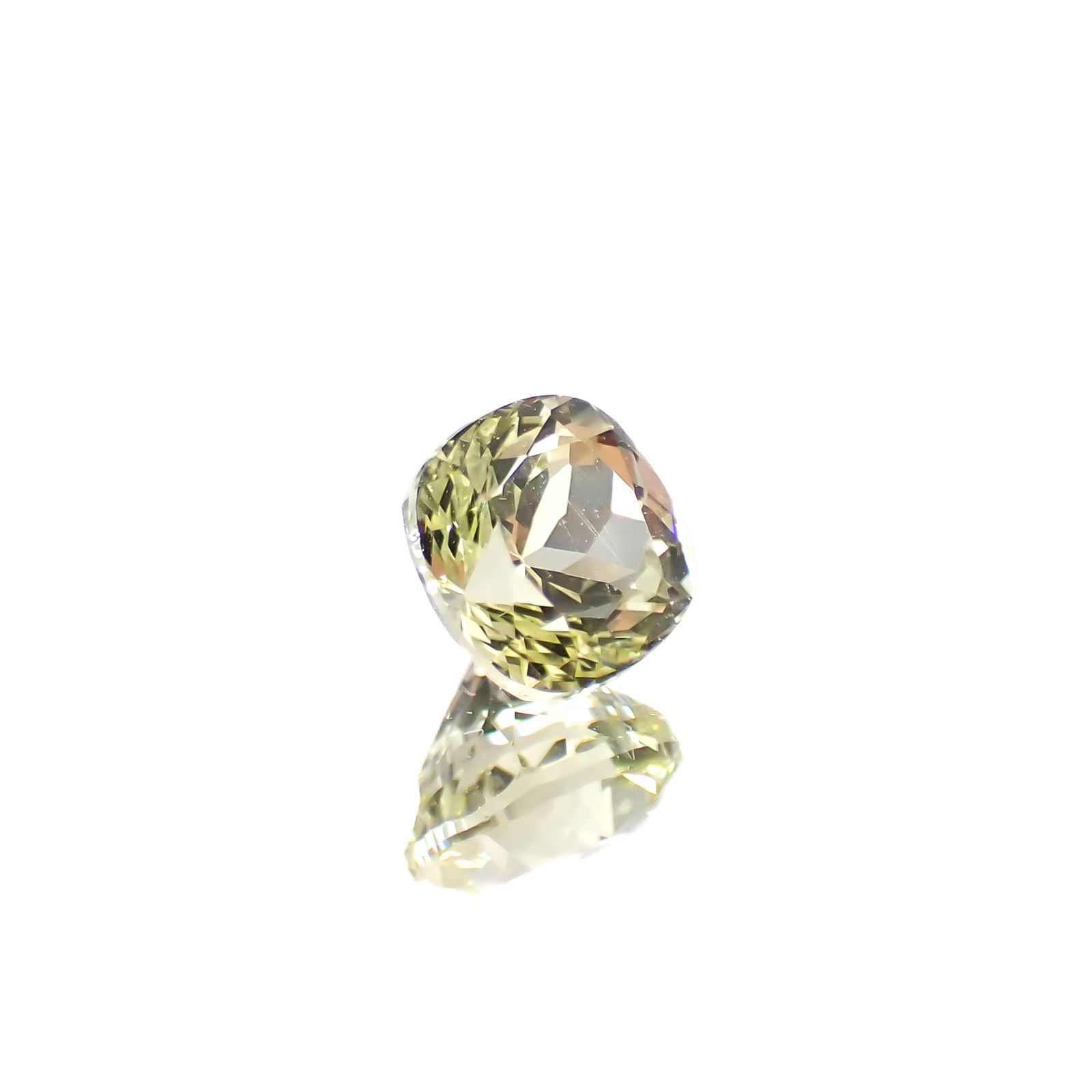 イエローアパタイト メキシコ産 0.94ct [241129467]5.4x5.4mm前後