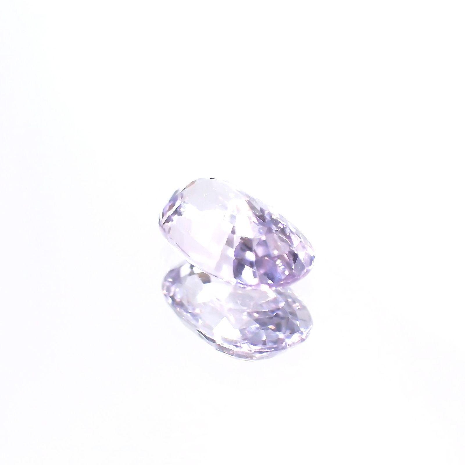 ラベンダーサファイア(宝石名サファイア) マダガスカル/スリランカ産 1.02ct 識別済[210912511]7.4×4.6mm前後