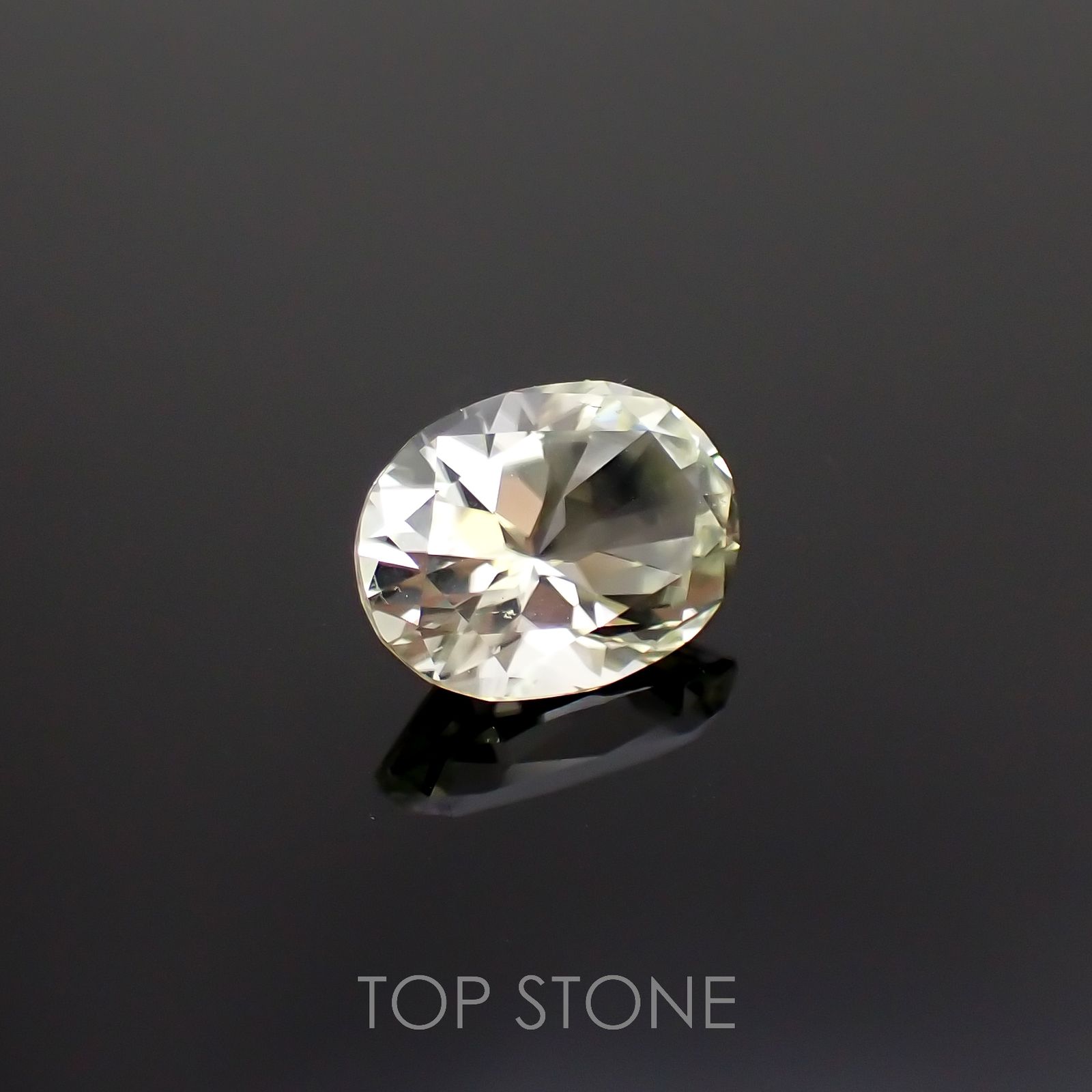 ダトーライト(宝石名ダトライト)ロシア産 3.669ct ソ付(彩珠)[221018688]11.7x8.8mm前後