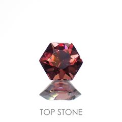 ◇ヘキサゴンカット◇レッドジルコン(宝石名ジルコン)スリランカ/カンボジア産 0.45ct 識別済[221018490]4.1x4mm前後