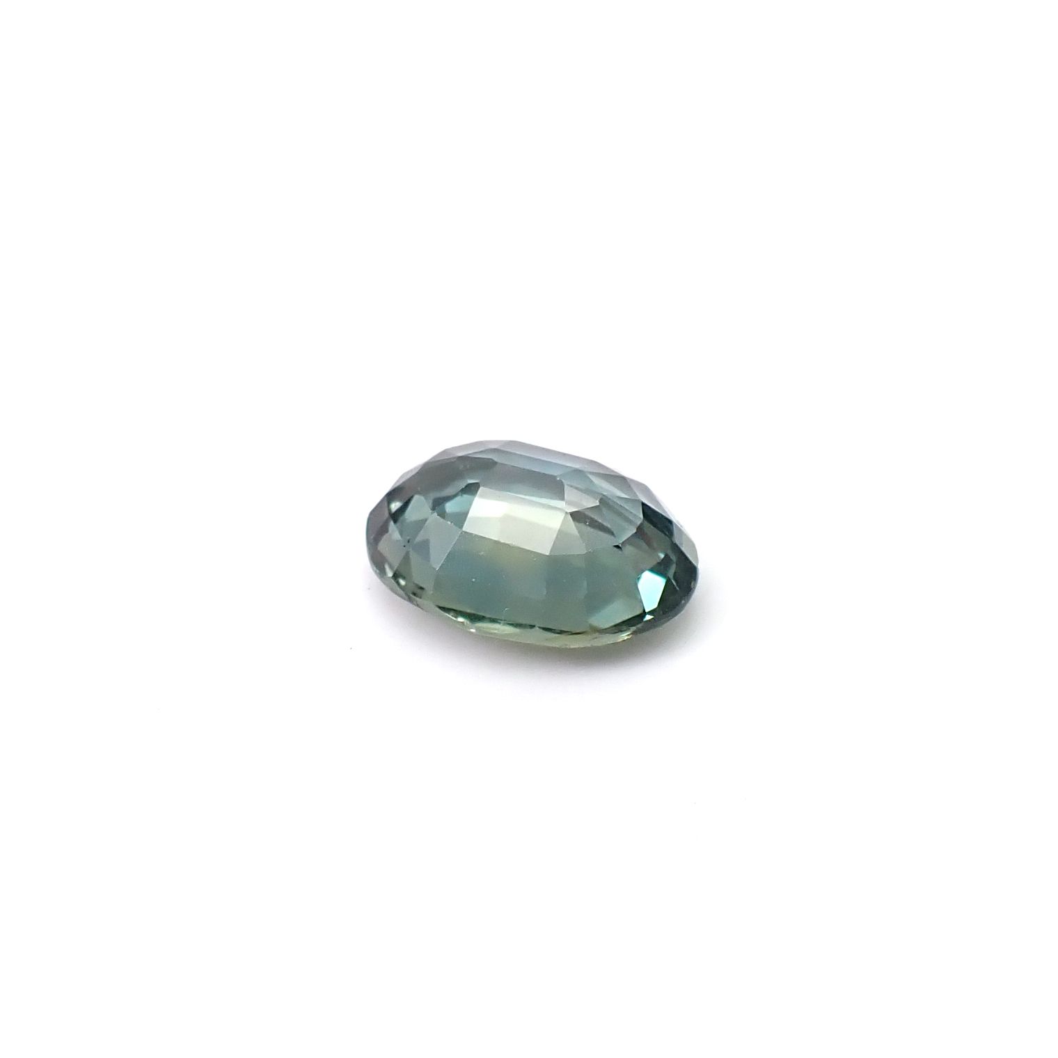 サファイア(宝石名サファイア) マダガスカル/スリランカ産 ソ付(彩珠) 2.128ct / 8.9x6.9mm前後 [260112477]