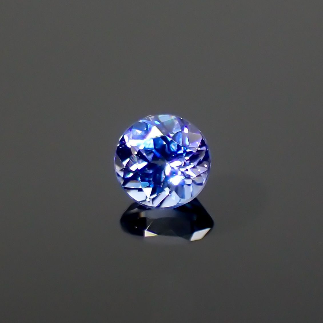 ベニトアイト(宝石名ベニトアイト) アメリカ・カリフォルニア産 0.11ct 識別済[210712168]2.7×2.7mm前後