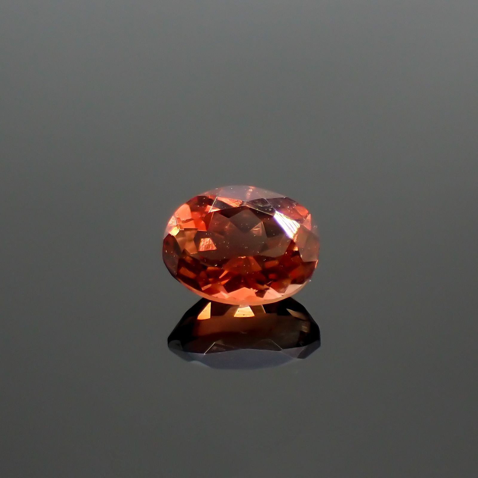 アンデシン(宝石名アンデシン)チベット産 識別済 0.71ct / 6.4x5mm前後 [220115258]