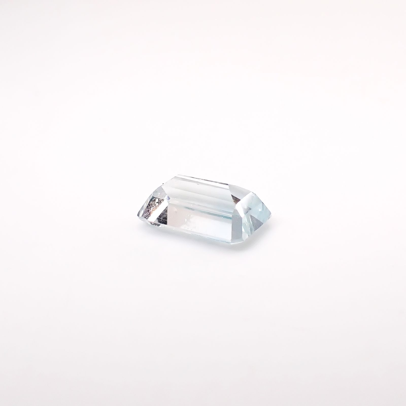 バイカラートパーズ 非加熱 ブラジル産 4.30ct / 11.3x7.6mm前後 [260331798]