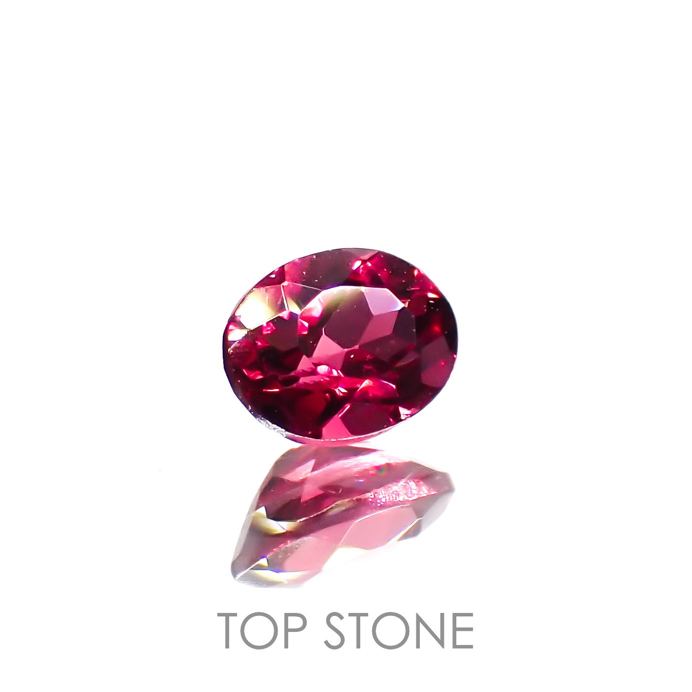 レッドスピネル ビルマ/マダガスカル産 0.18ct[230220553]3.8x2.9mm前後
