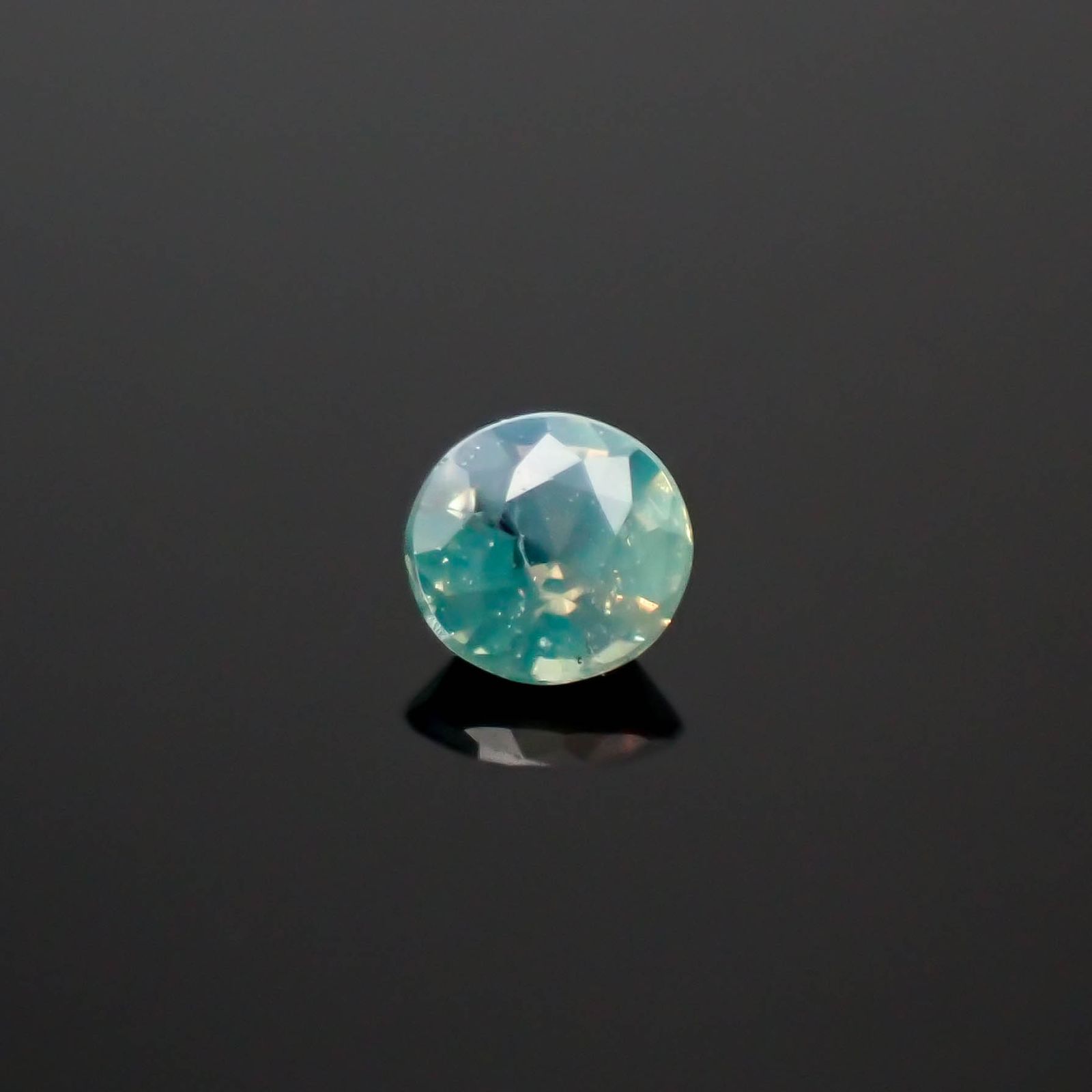 アレキサンドライト ブラジル産/EmeraldMains社製 0.046ct[240527620]2.3x2.3mm前後