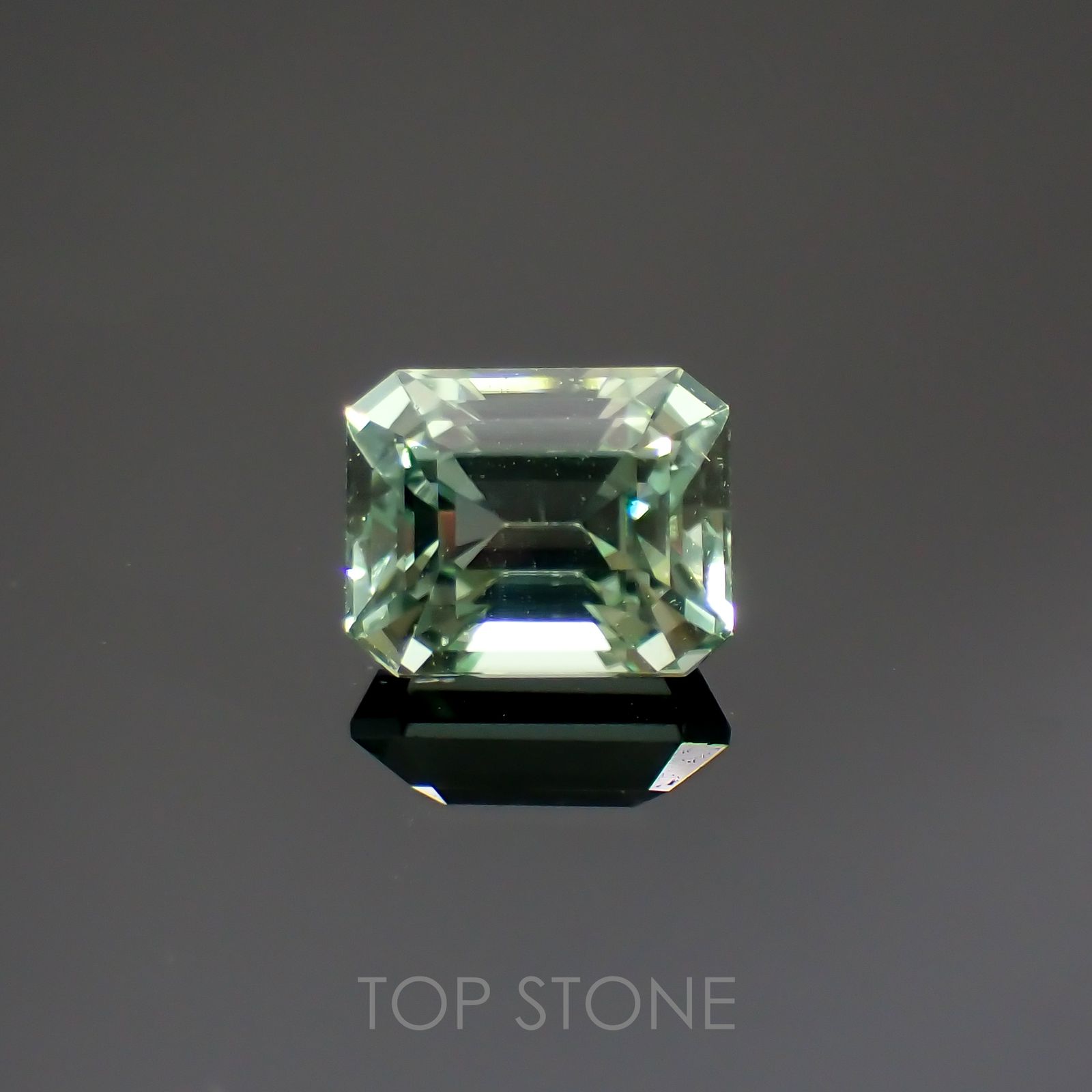 ミントトルマリン(宝石名グリーン・トルマリン) ルワンダ産 1.208ct ソ付(彩珠)[211013633]6.6×5.3mm前後
