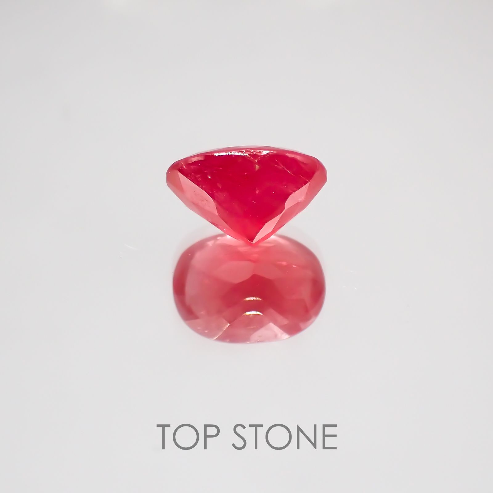 ロードナイト ブラジル産 ルース 2.11ct[20052495]8.6×6.1mm前後