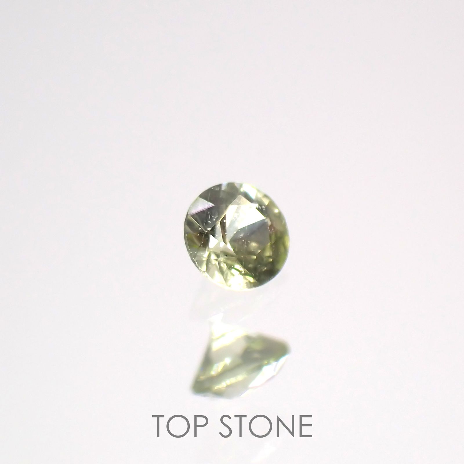 パラサイティックペリドット(宝石名ペリドット)採取地：ロシア 0.030ct 識別済[220616238]2x2mm前後