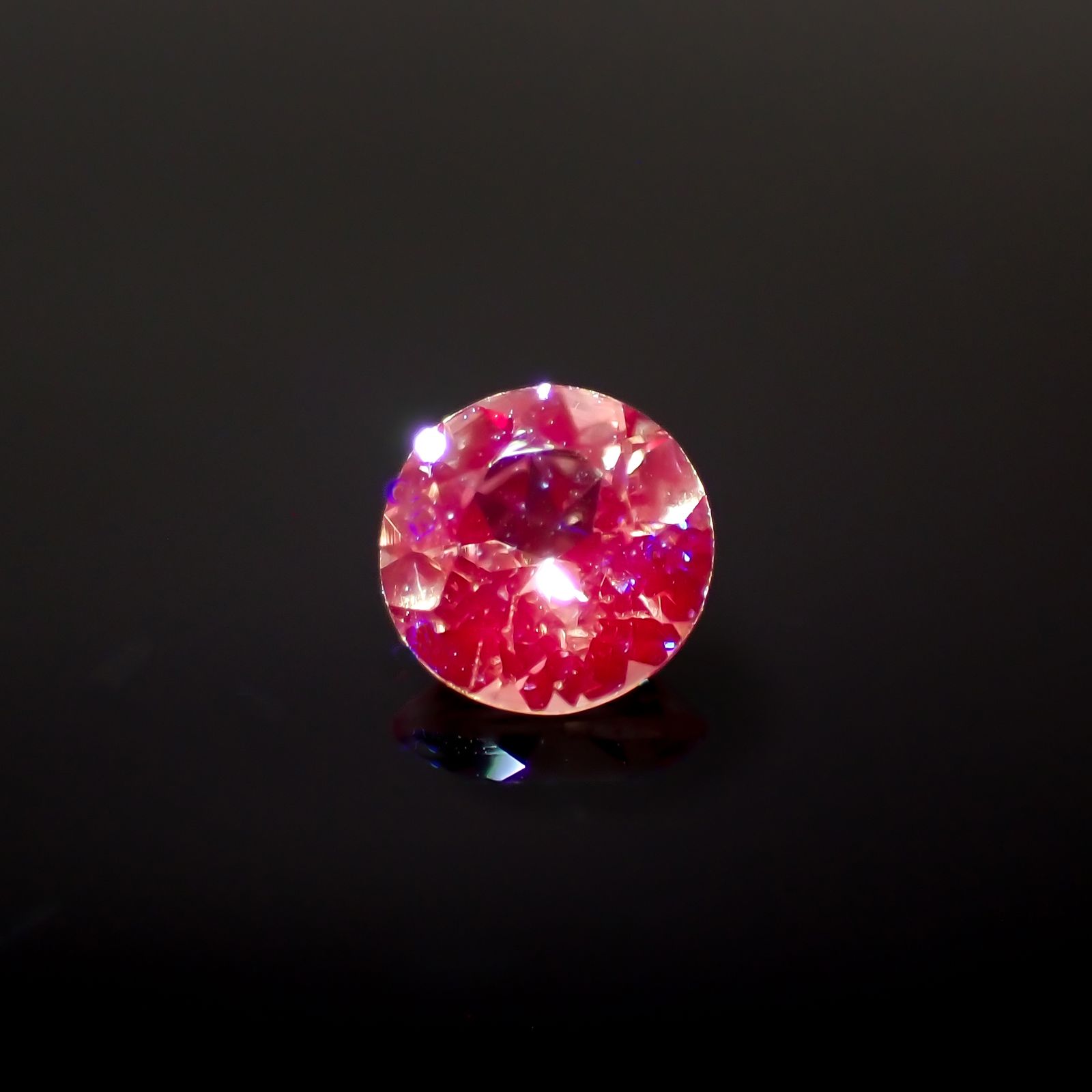 ドラゴンガーネット タンザニア産 0.53ct[231023693]4.9x4.9mm前後
