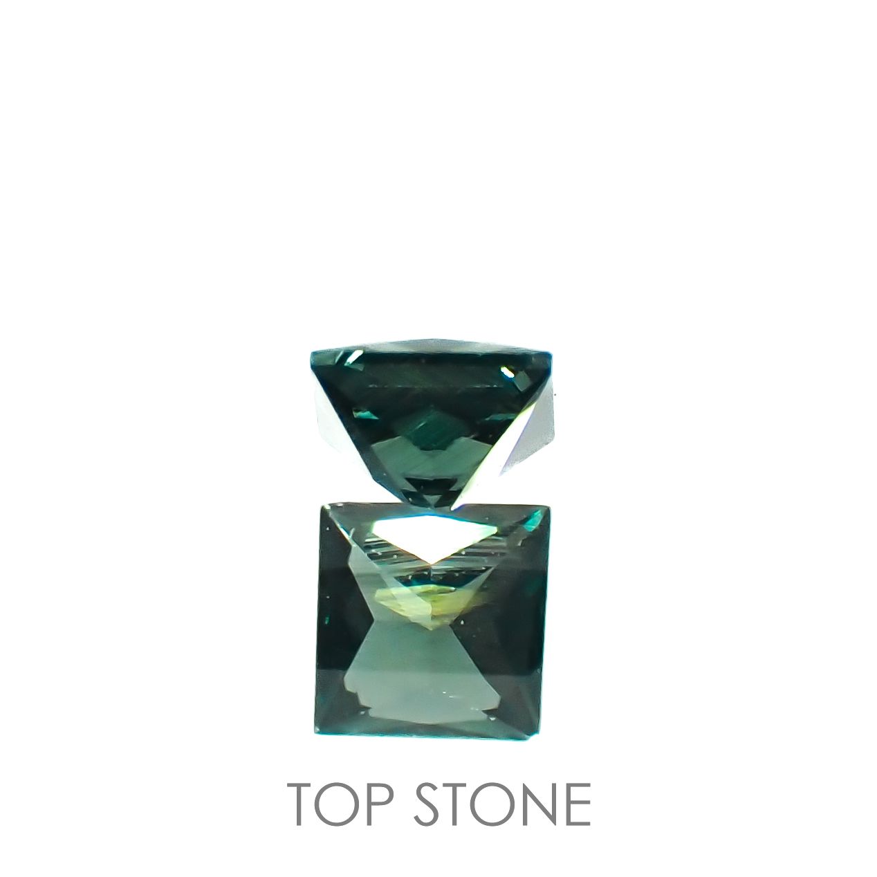 ◇プリンセスカット◇カラーチェンジガーネット アレキタイプ(宝石名ガーネット)マダガスカル・ベキリー産 0.17ct 識別済[221219621]2.9x2.8mm前後
