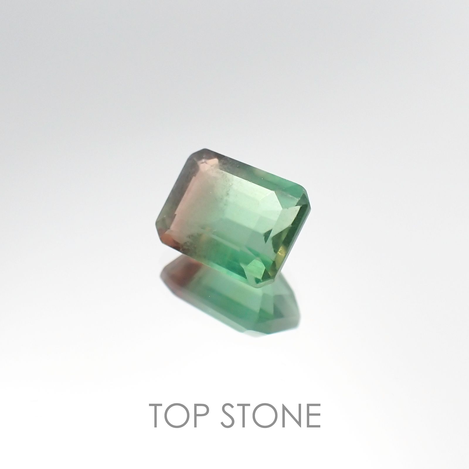 バイカラーフローライト ブラジル産 ルース 2.08ct[20106391]8×6mm前後
