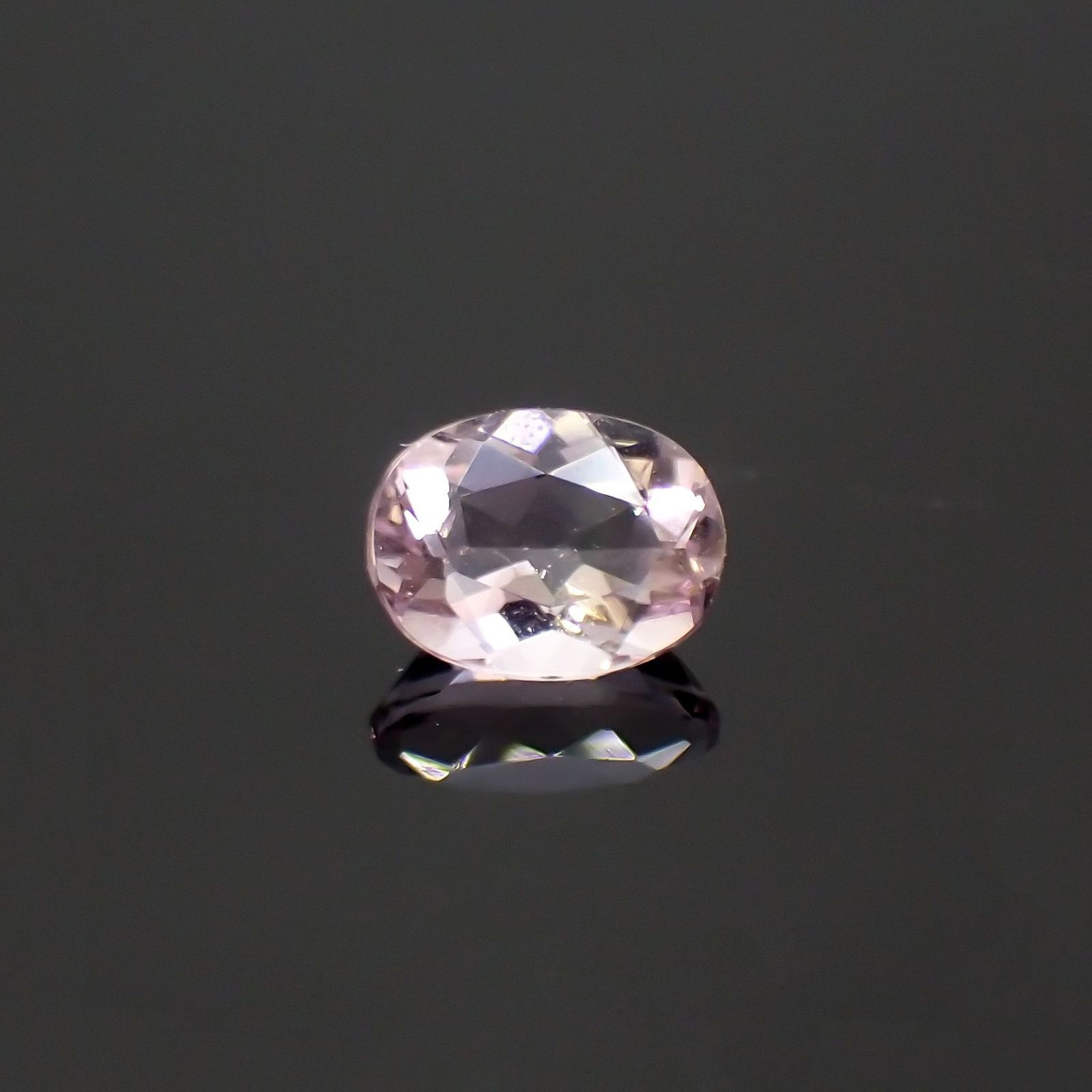 ピンクフローライト(宝石名フルオライト)ブラジル産 識別済 1.47ct / 7.9x6.1mm前後 [220115128]