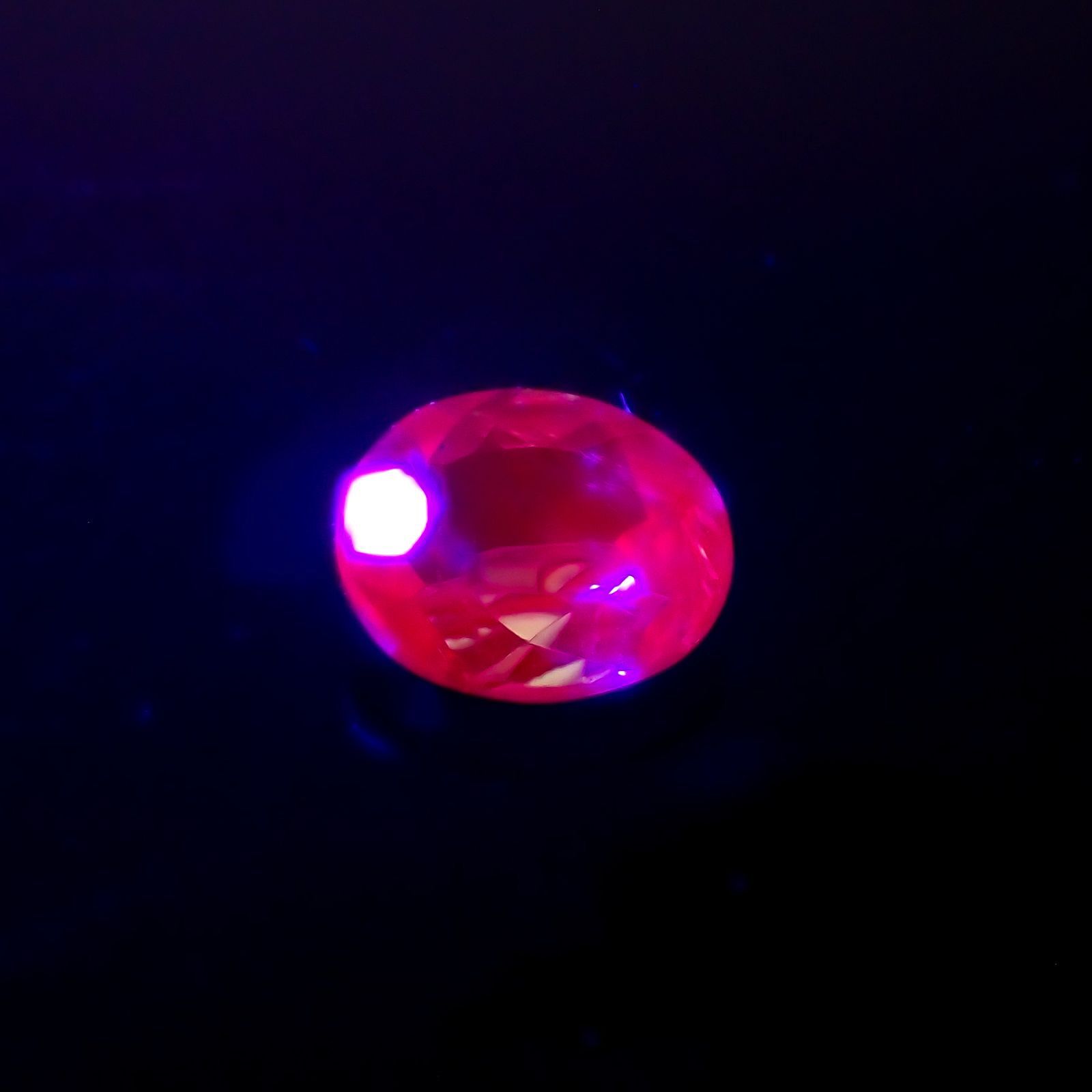 アレキサンドライト(宝石名アレキサンドライト) ブラジル産 0.067ct 識別済[20095555]2.8×2.4mm前後