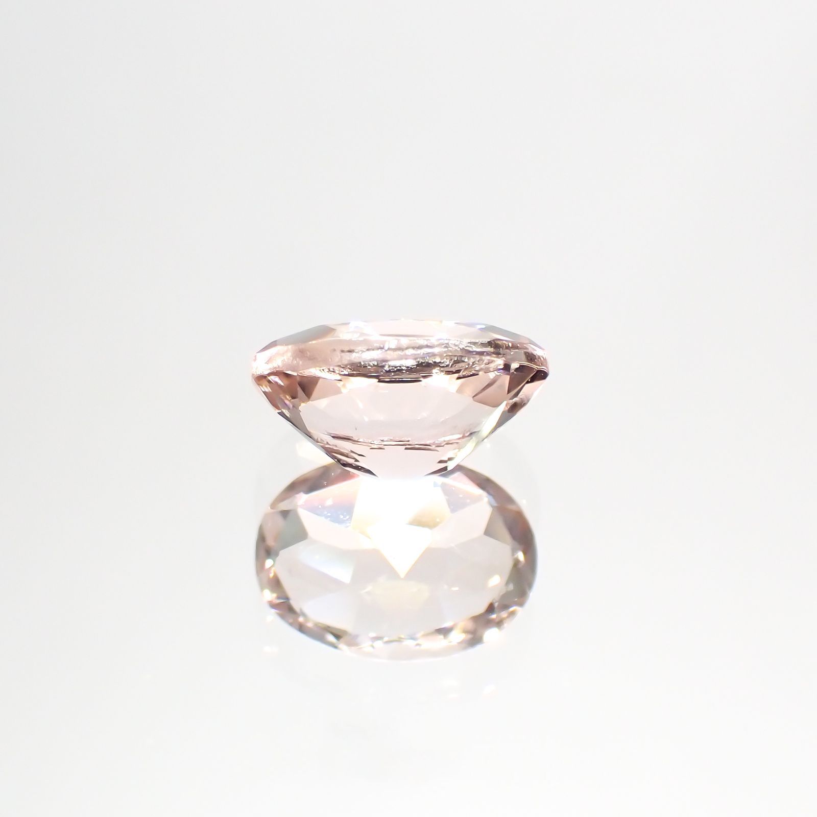 モルガナイト(宝石名モルガナイト)ナイジェリア産 0.80ct 識別済[220114002]7.1x5.3mm前後