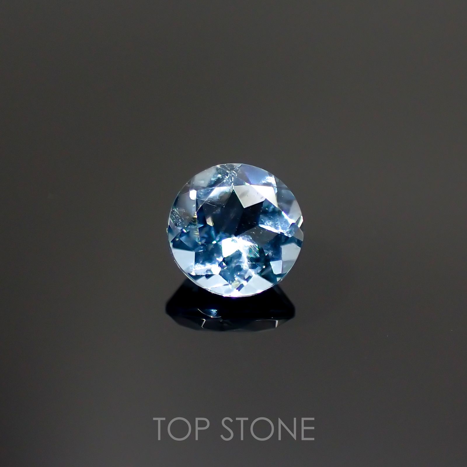 アクアマリン サンタマリアカラー(宝石名アクアマリン) モザンビーク産 0.46ct 識別済[210812595]4.9×4.9mm前後