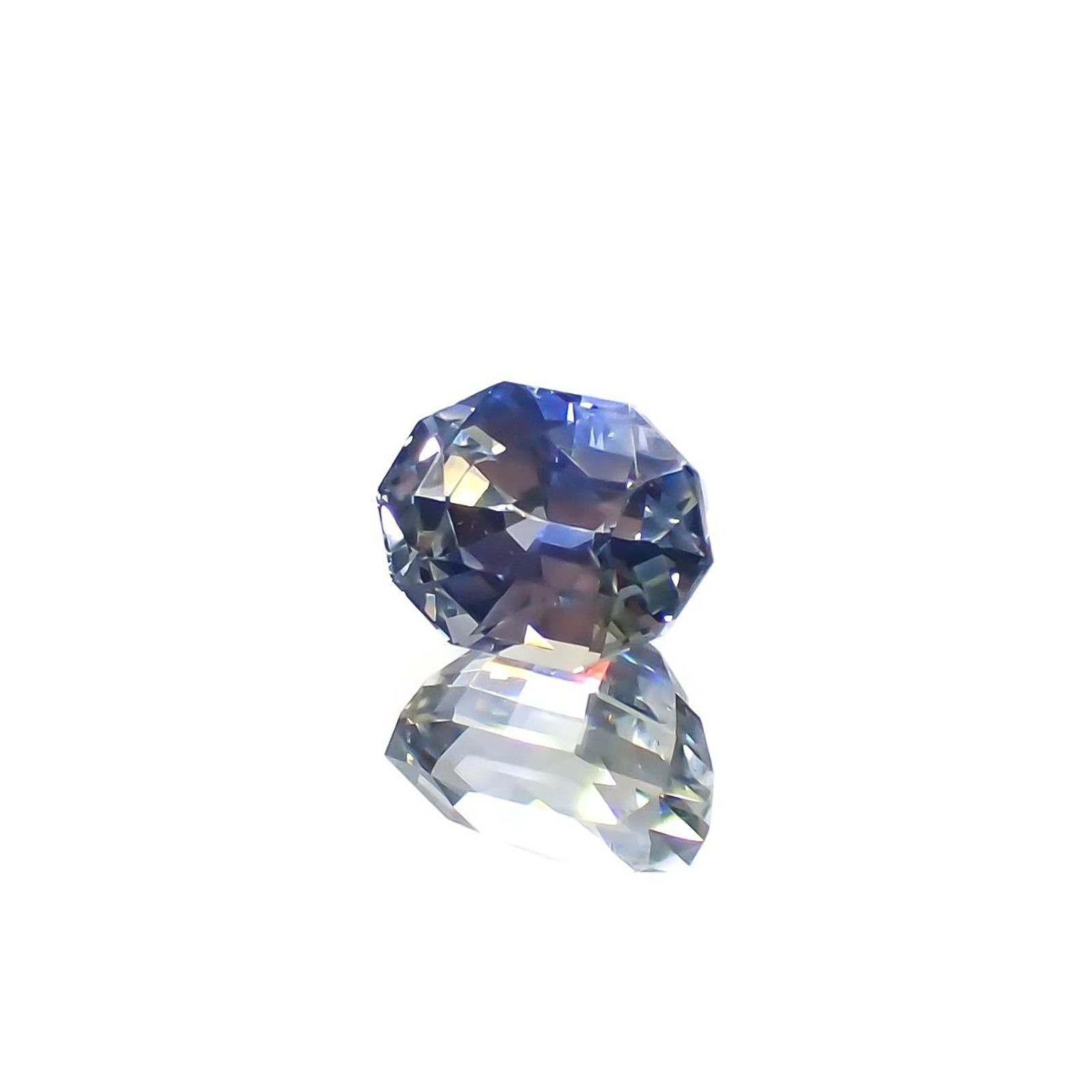 ◇カスタムカット◇アイスブルーサファイア(宝石名サファイア)スリランカ/マダガスカル産 識別済 1.90ct / 7.5x5.6mm前後 [220817455]