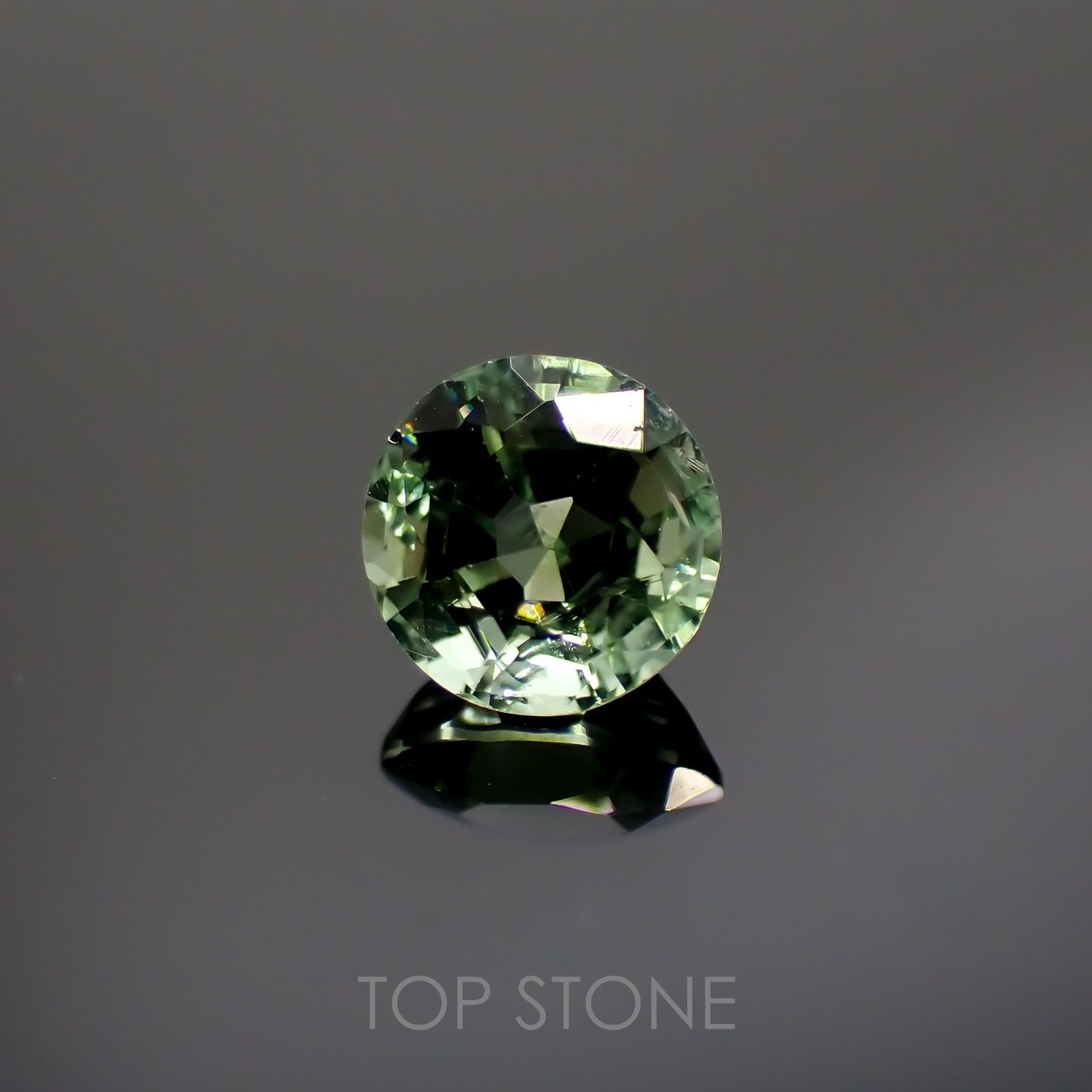 ミントトルマリン(宝石名グリーン・トルマリン) アフガニスタン産 0.80ct 識別済[211013612]5.8×5.8mm前後