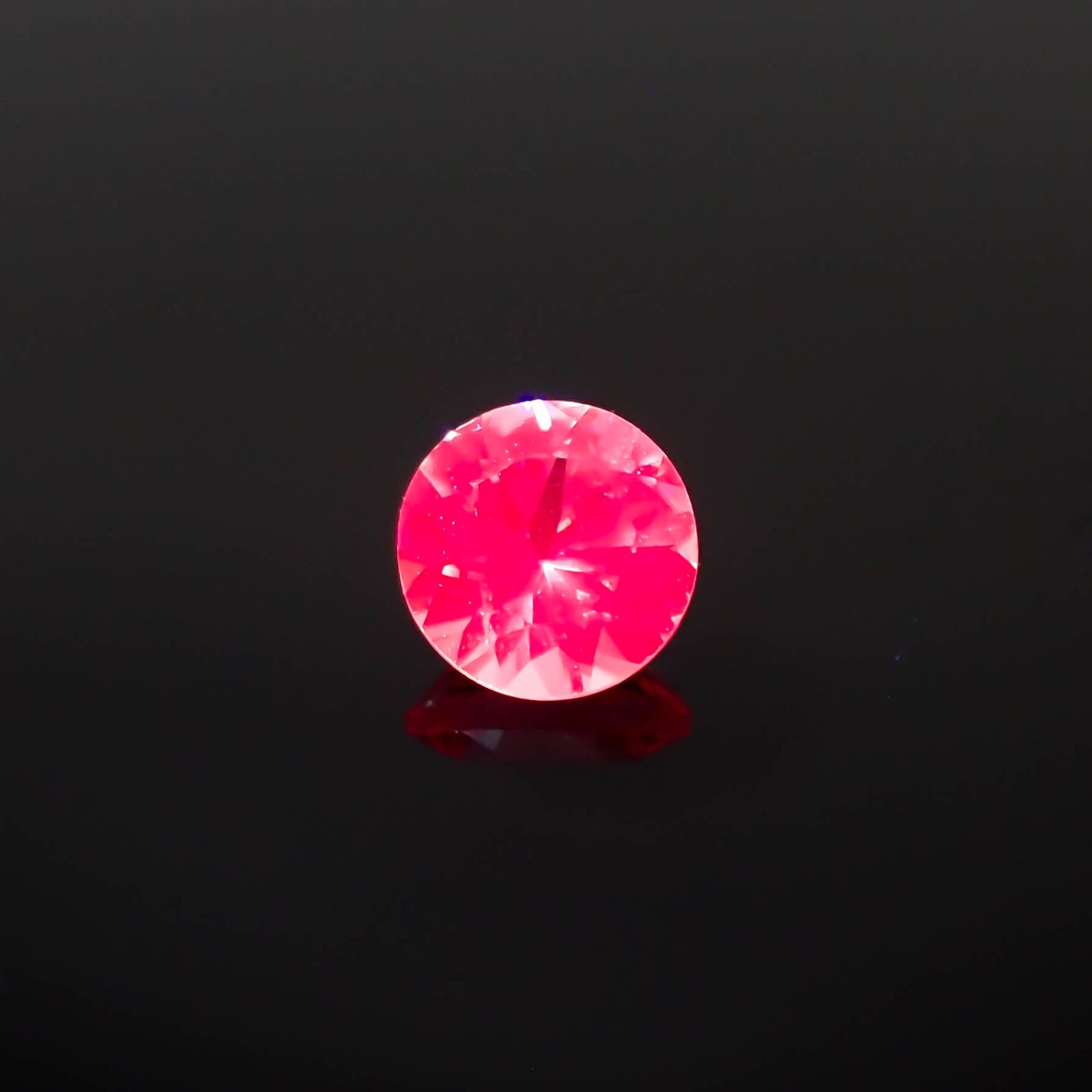 シルキーピンクスピネル タンザニア産 0.38ct[230421581]4.3x4.3mm前後