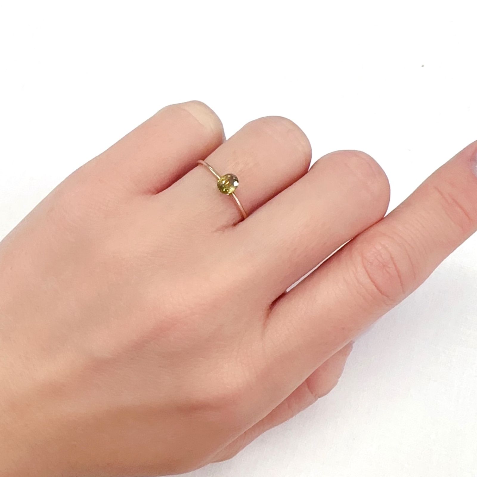 カラーチェンジスフェーン パキスタン産 0.39ct[231224741]4.8x3.8mm前後