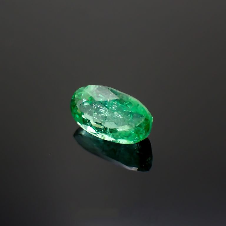 パライバトルマリン(宝石名トルマリン/別名パライバ・トルマリン)ブラジル産 0.675ct ソ付(宝貴協)[221018784]6.9x4mm前後