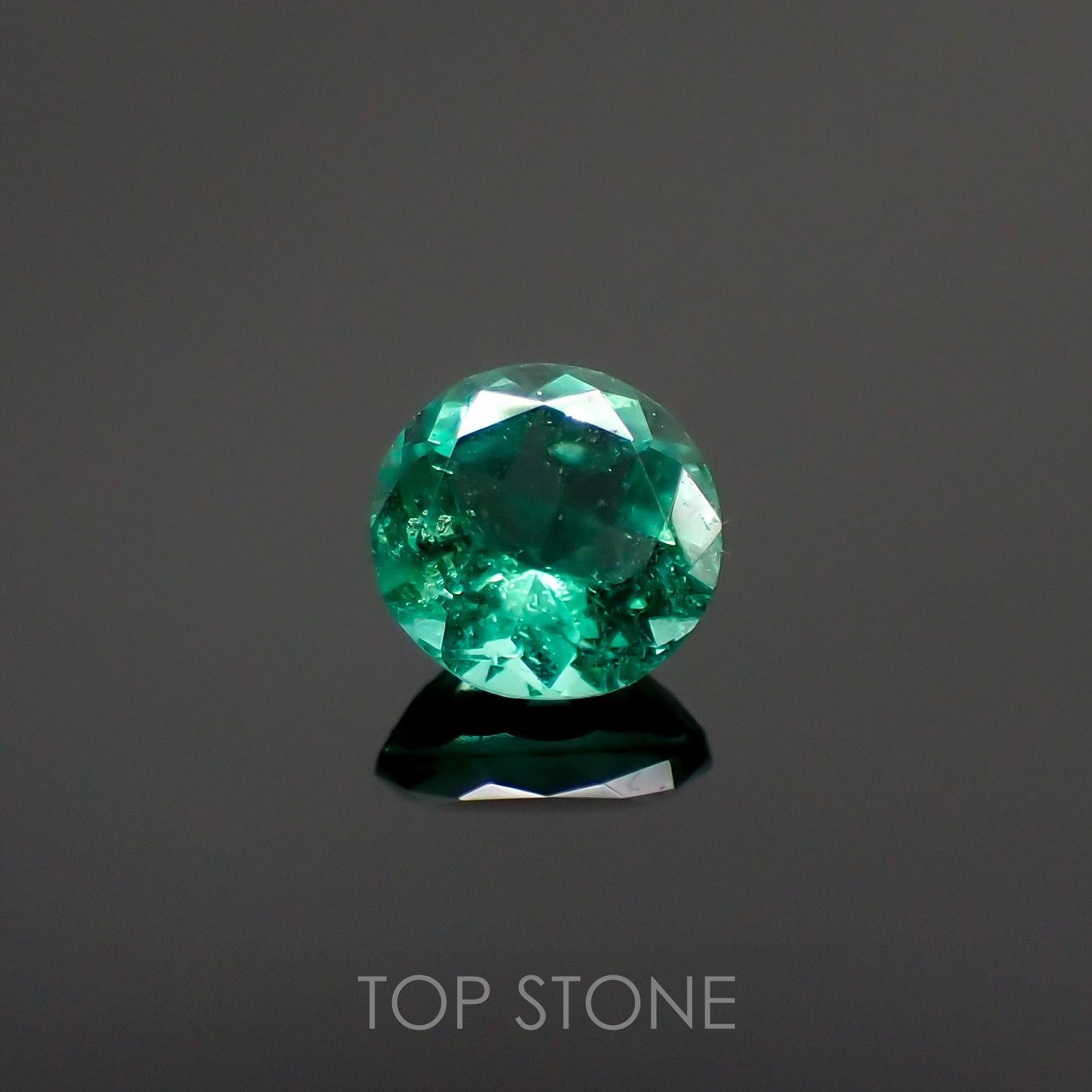 エメラルド(宝石名エメラルド) コロンビア産 0.16ct 識別済[210913162]3.7×3.7mm前後