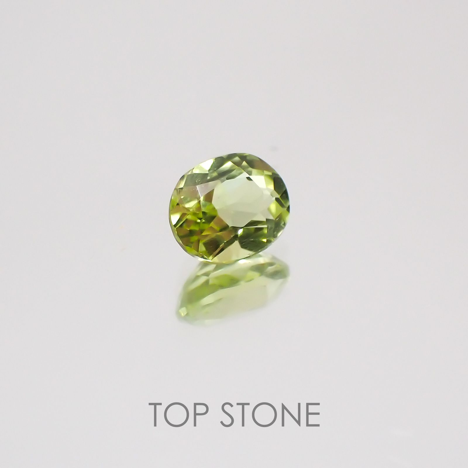 グリーンエンスタタイト カメルーン産 ルース 0.36ct[20128854]4.8×3.8mm前後