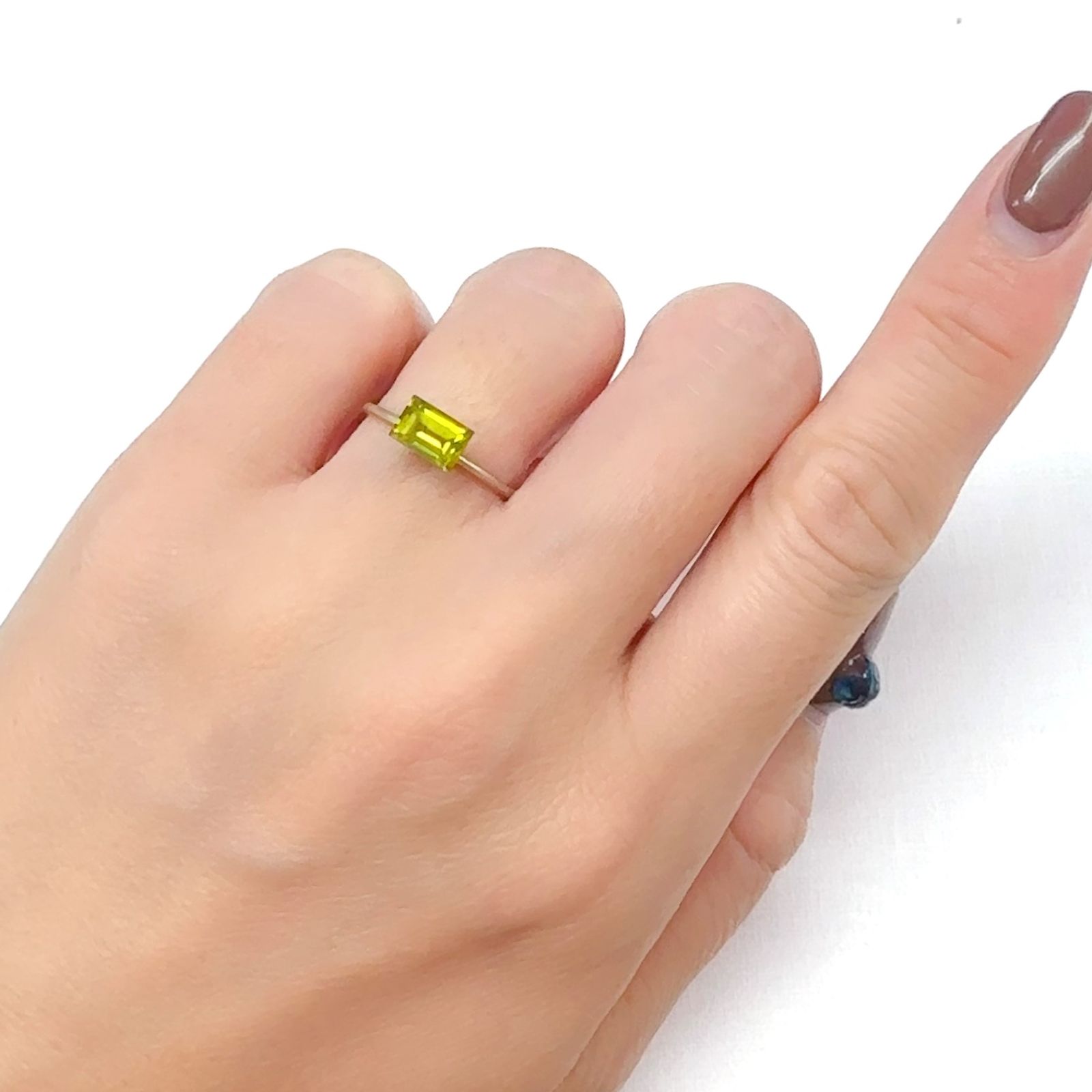 ブラックリリーパッドペリドット アメリカ・アリゾナ州産 1.05ct[240627936]6.9x4.7mm前後