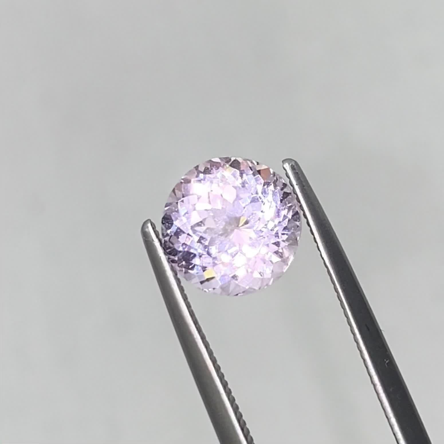 クンツァイト アフガニスタン産 2.46ct / 8.1x8mm前後 [240125358