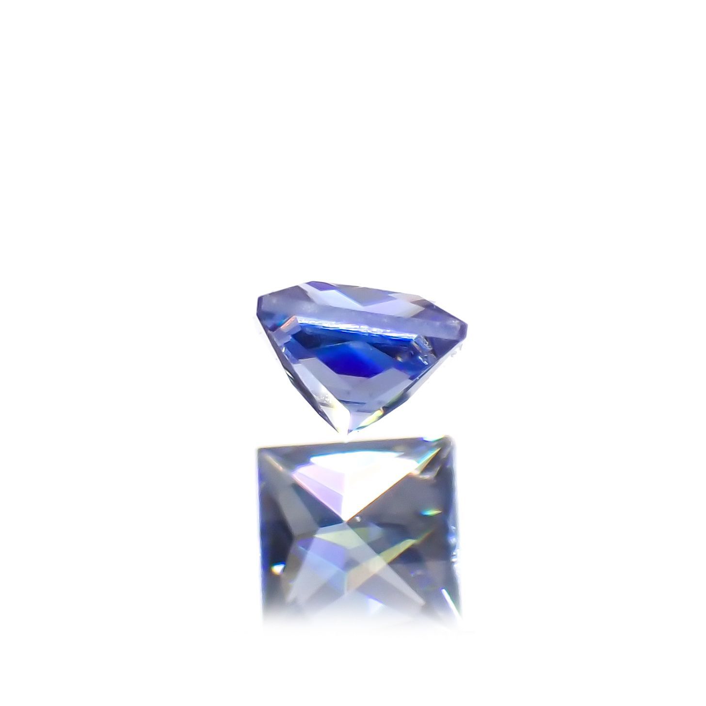 ◇プリンセスカット◇ベニトアイト アメリカ・カリフォルニア州産 0.071ct [221219601]2.2x2.2mm前後