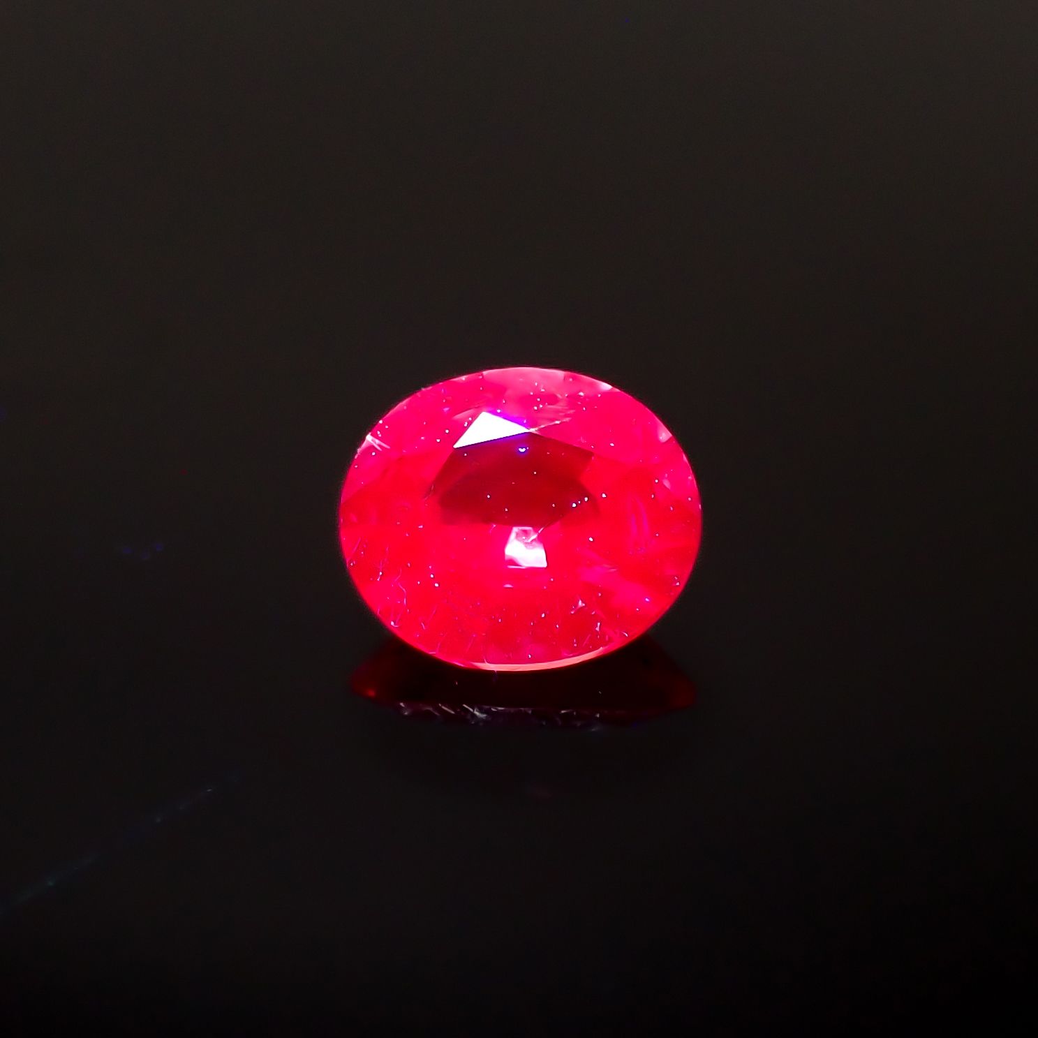ルビー ビルマ/モザンビーク産 0.40ct[230622350]4.9x4.1mm前後