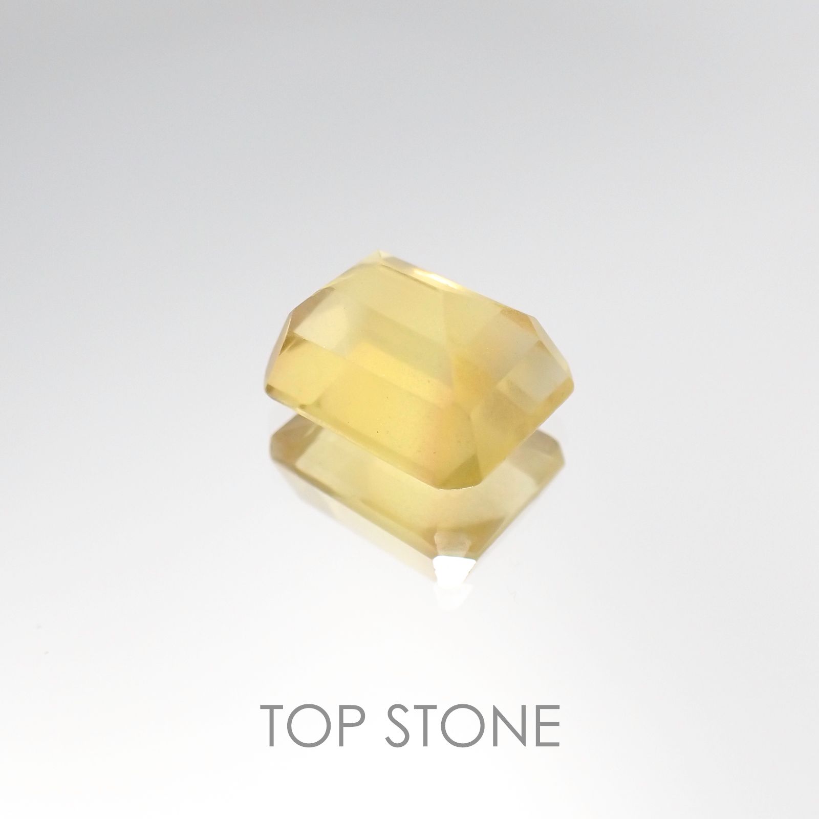 バイカラーフローライト ブラジル産 ルース 3.29ct[20106381]9×7mm前後