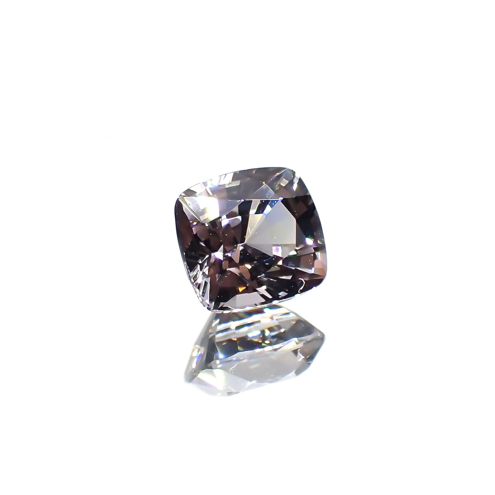 プラチナスピネル(宝石名スピネル) ビルマ産 1.152ct ソ付(彩珠)[250913319]6×5.6mm前後