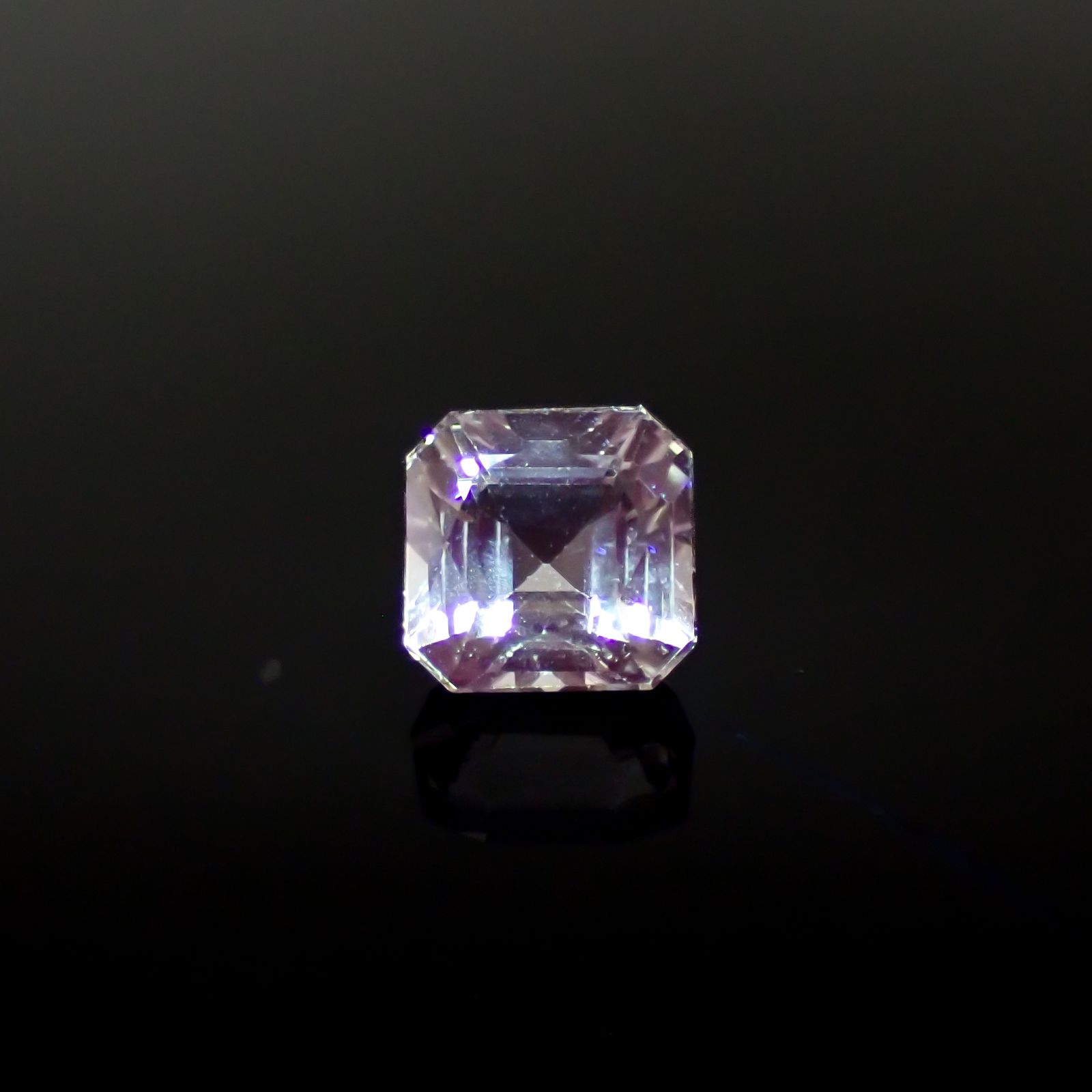 シルバーアパタイト フルオレッセンス アフリカ産 1.37ct[240928961]5.9x5.9mm前後