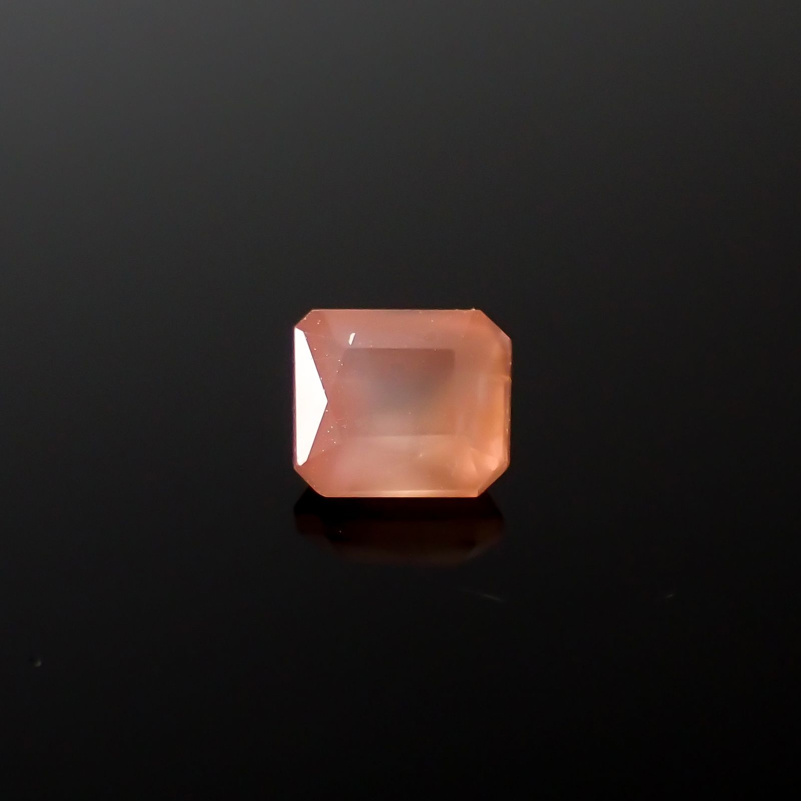ロードクロサイト 日本・北海道産 0.32ct[240125336]3.9x3.4mm前後