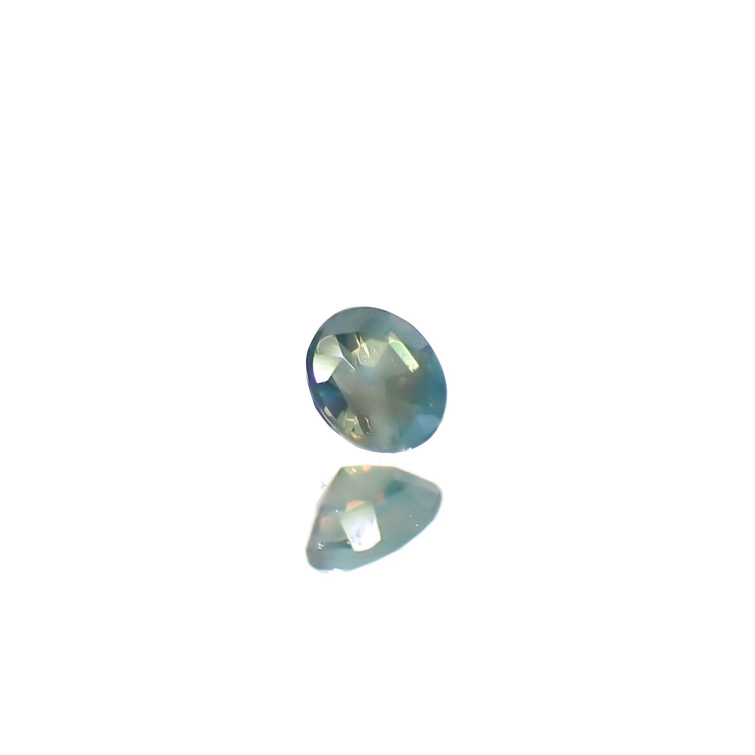 シルキーアレキサンドライト ブラジル産/EmeraldMains社製 0.043ct[240527617]2.2x2.2mm前後