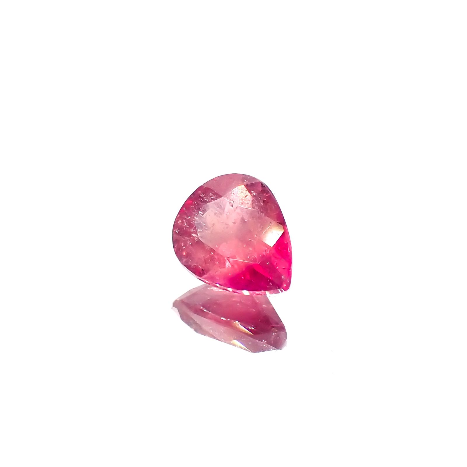 レッドベリル/ピンクベリル アメリカ・ユタ州産 0.56ct