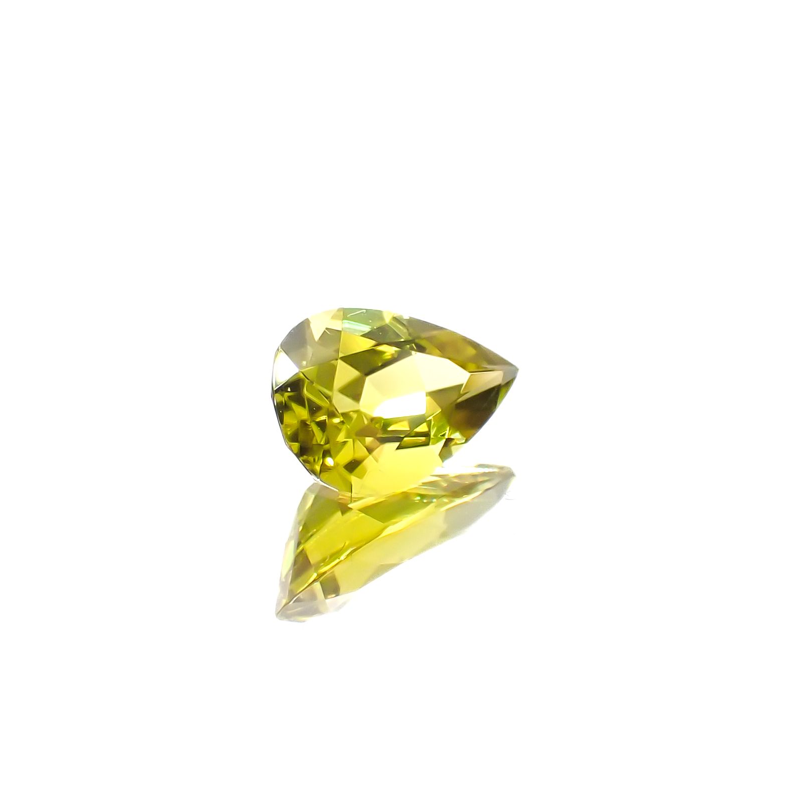 カナリートルマリン ザンビア・カナリー鉱山産 0.70ct[240527561]7.8x4.9mm前後