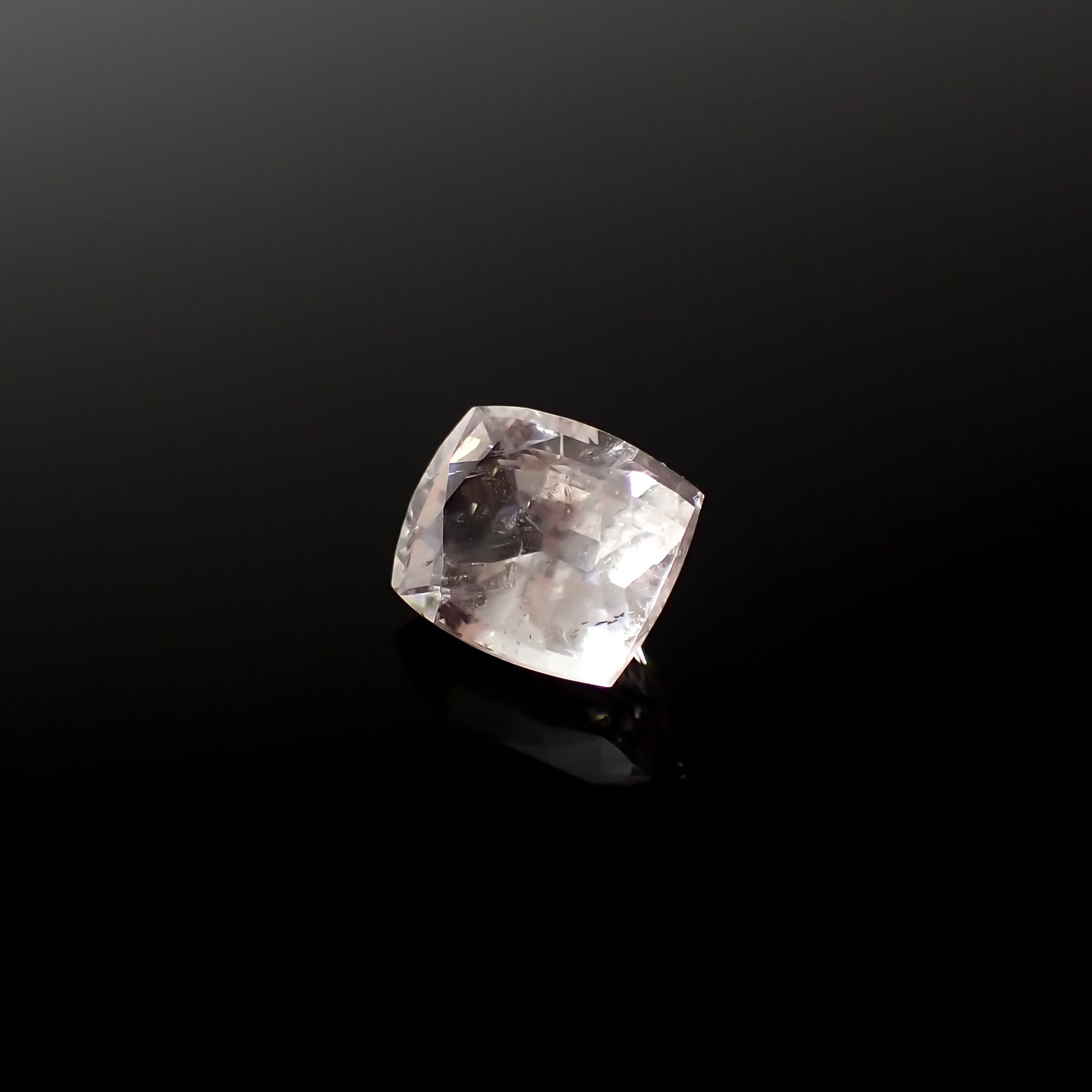 ピンクエンジェルラダー マダガスカル産 2.82ct[240125437]9.5x7.8mm前後