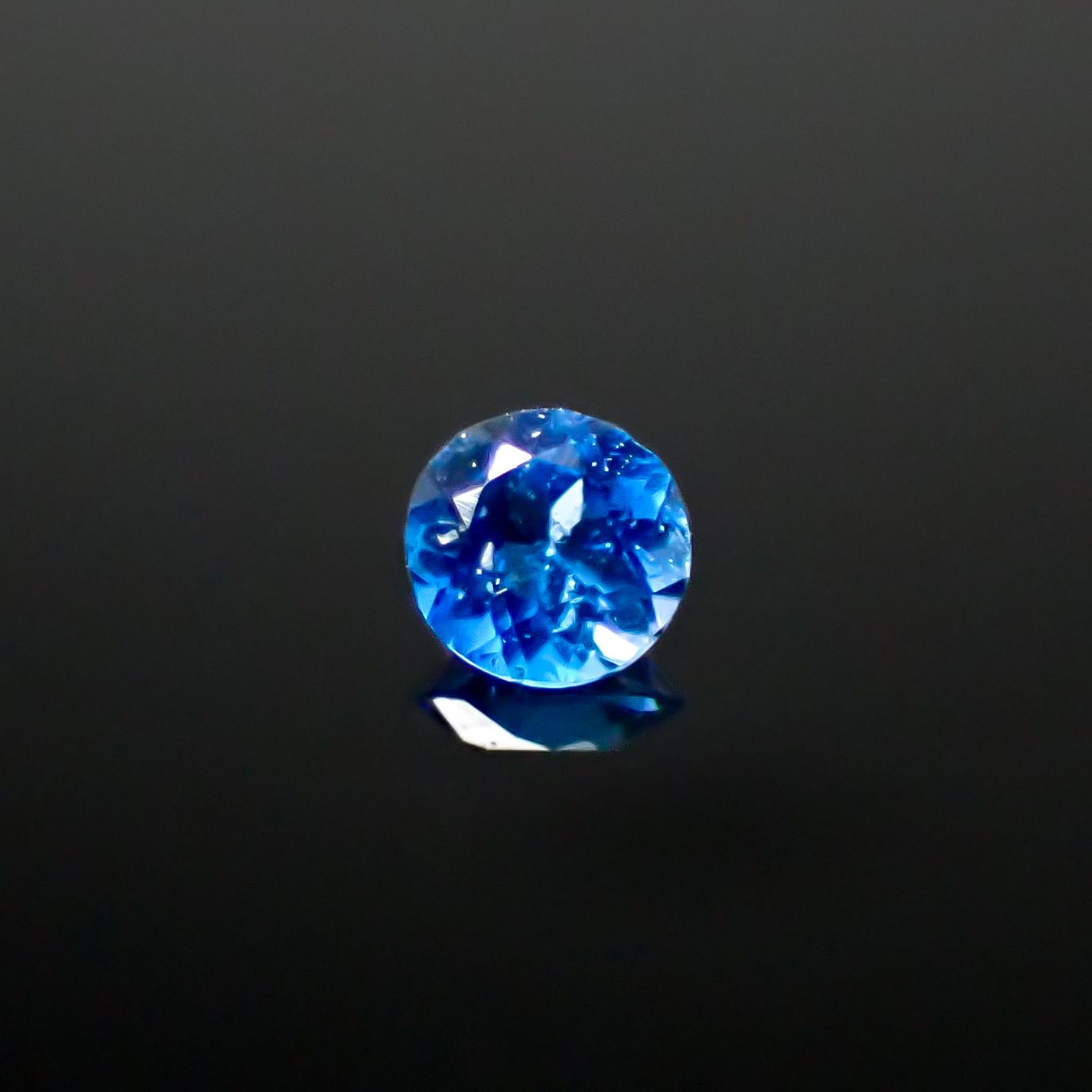 ラズライト 天藍石 ブラジル産 0.047ct [241029280]2.4x2.3mm前後