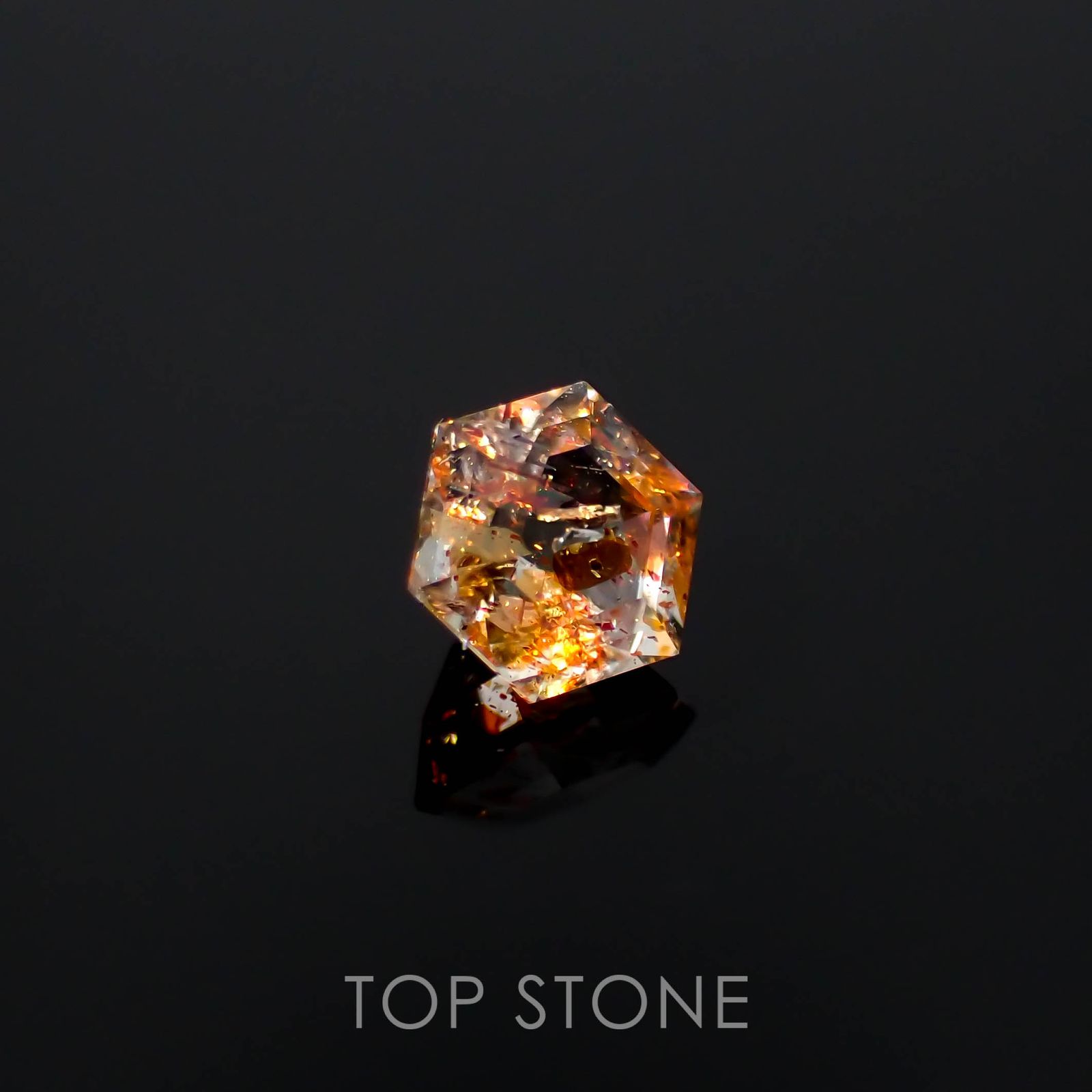 ◇ヘキサゴンカット◇イリュージョンサンストーンイリュージョンサンストーン タンザニア産 0.49ct[230320954]4.6x4.6mm前後