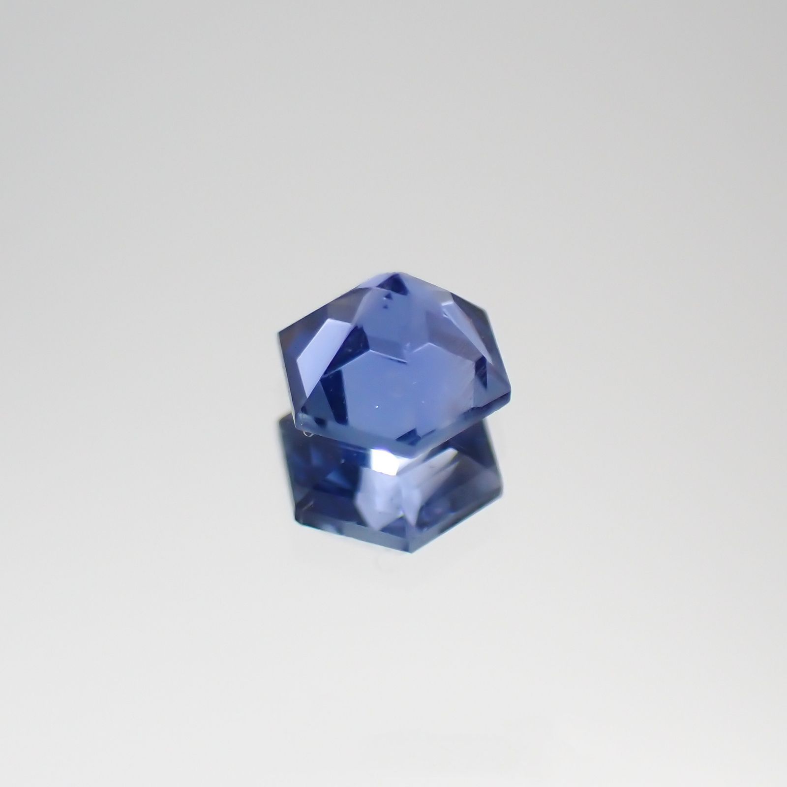 ◇ヘキサゴンカット◇サファイアSA(宝石名サファイア) マダガスカル産 0.25ct 識別済[210611054]3.3×3.3mm前後