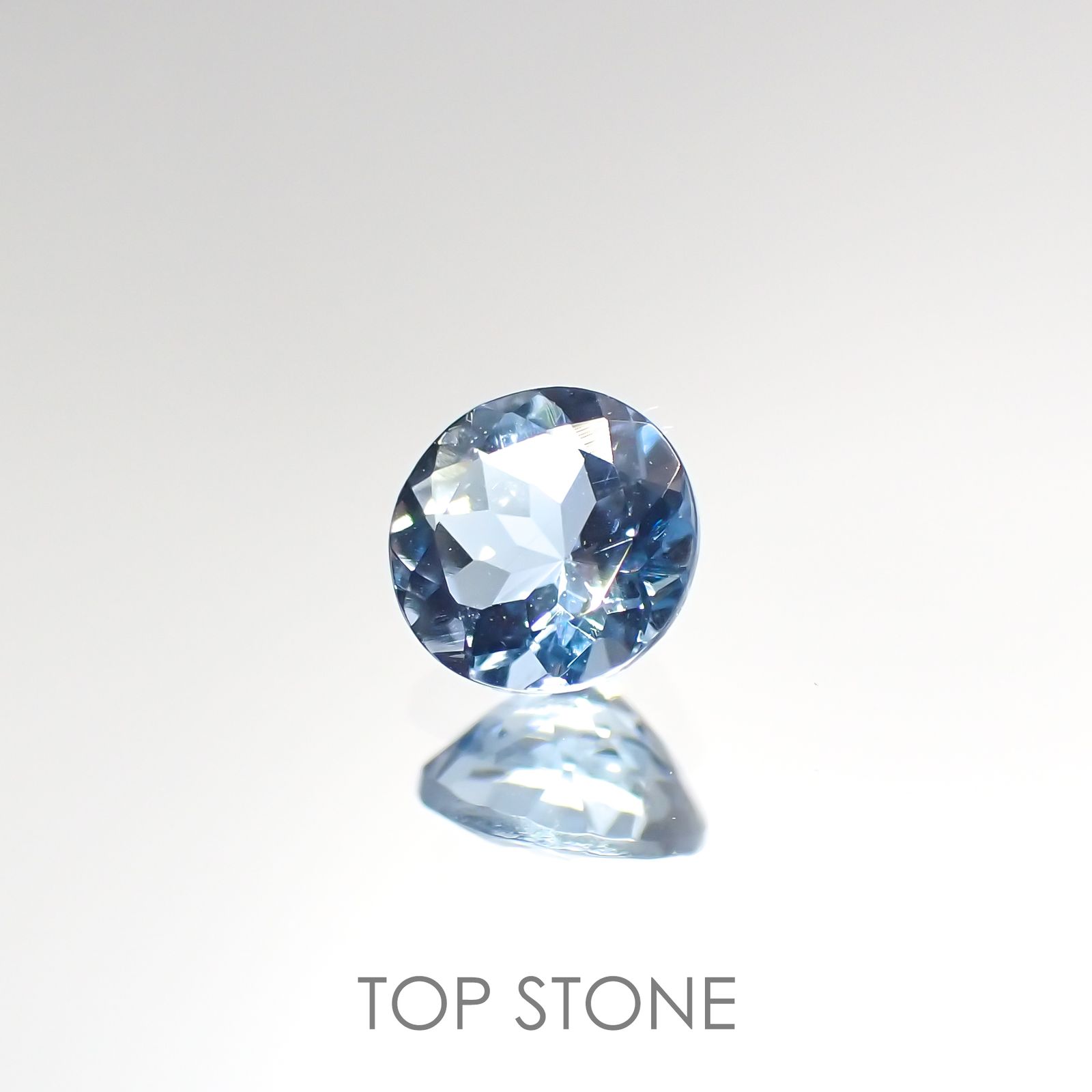 アクアマリン サンタマリアカラー(宝石名アクアマリン) モザンビーク産 0.38ct 識別済[210812597]4.8×4.8mm前後