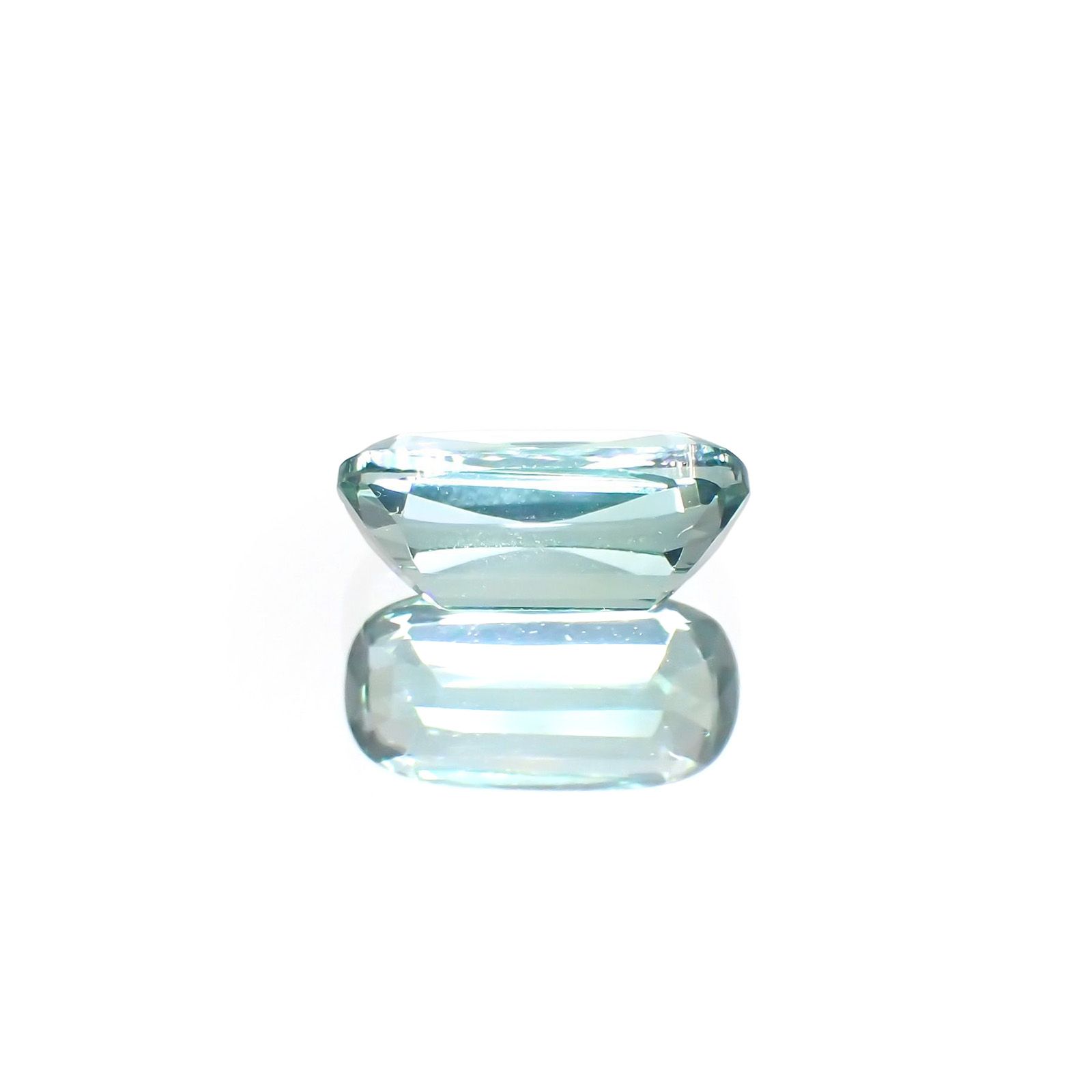 ブルーグリーントルマリン(宝石名グリーン・トルマリン) アフガニスタン産 識別済 0.94ct / 8.1x4.1mm前後 [211013584]