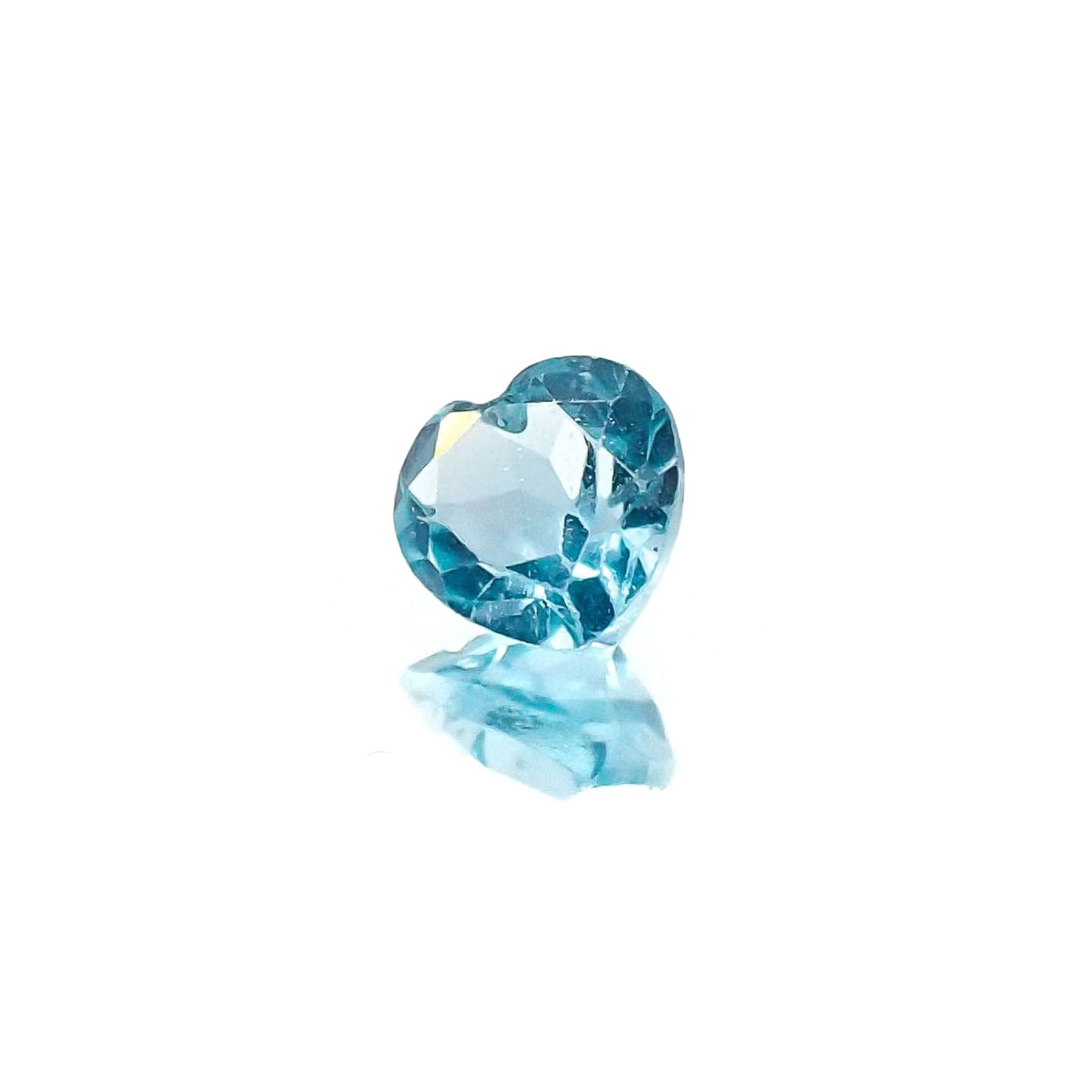 <ランダムセレクト1個販売> アパタイト ハートカット ブラジル産 0.22ct前後 / 4x4mm前後 [20074202-PAC]