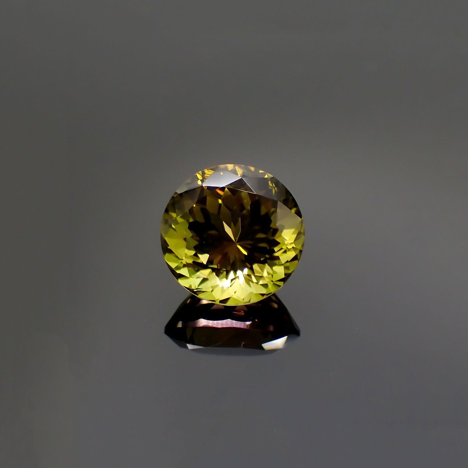 バイカラートルマリン(宝石名トルマリン)ナイジェリア産 4.349ct ソ付(彩珠)[231124210]10.2x10.2mm前後