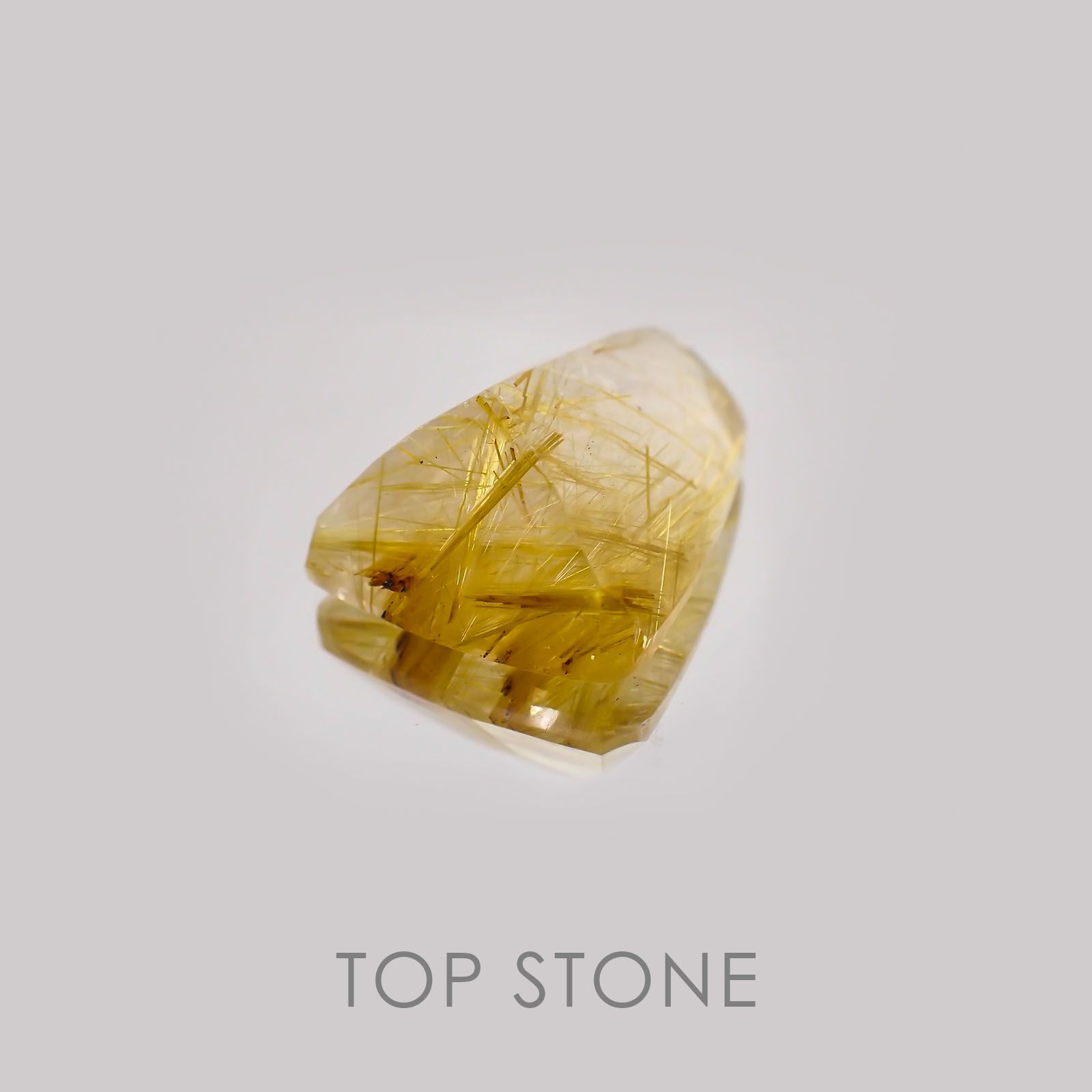 ルチルクォーツ(宝石名ルチルレイテッド・クォーツ) ブラジル産 26.88ct 識別済[21019133]24.6×18.1mm前後