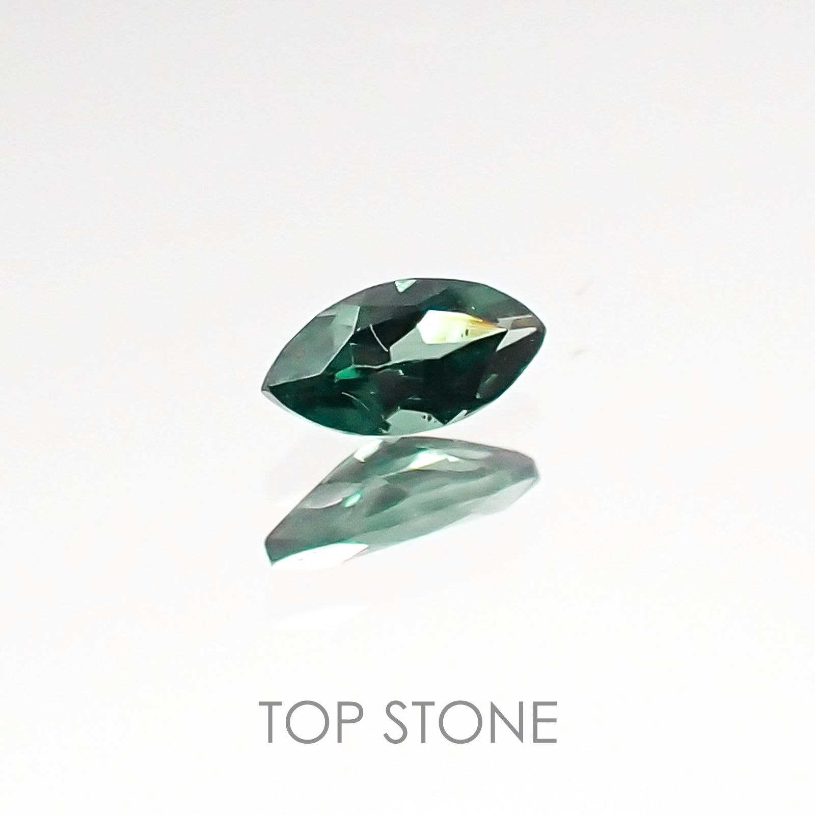 カラーチェンジガーネット(アレキタイプ) マダガスカル・ベキリー産 ルース 0.094ct[20106590]4.1×2.1mm前後