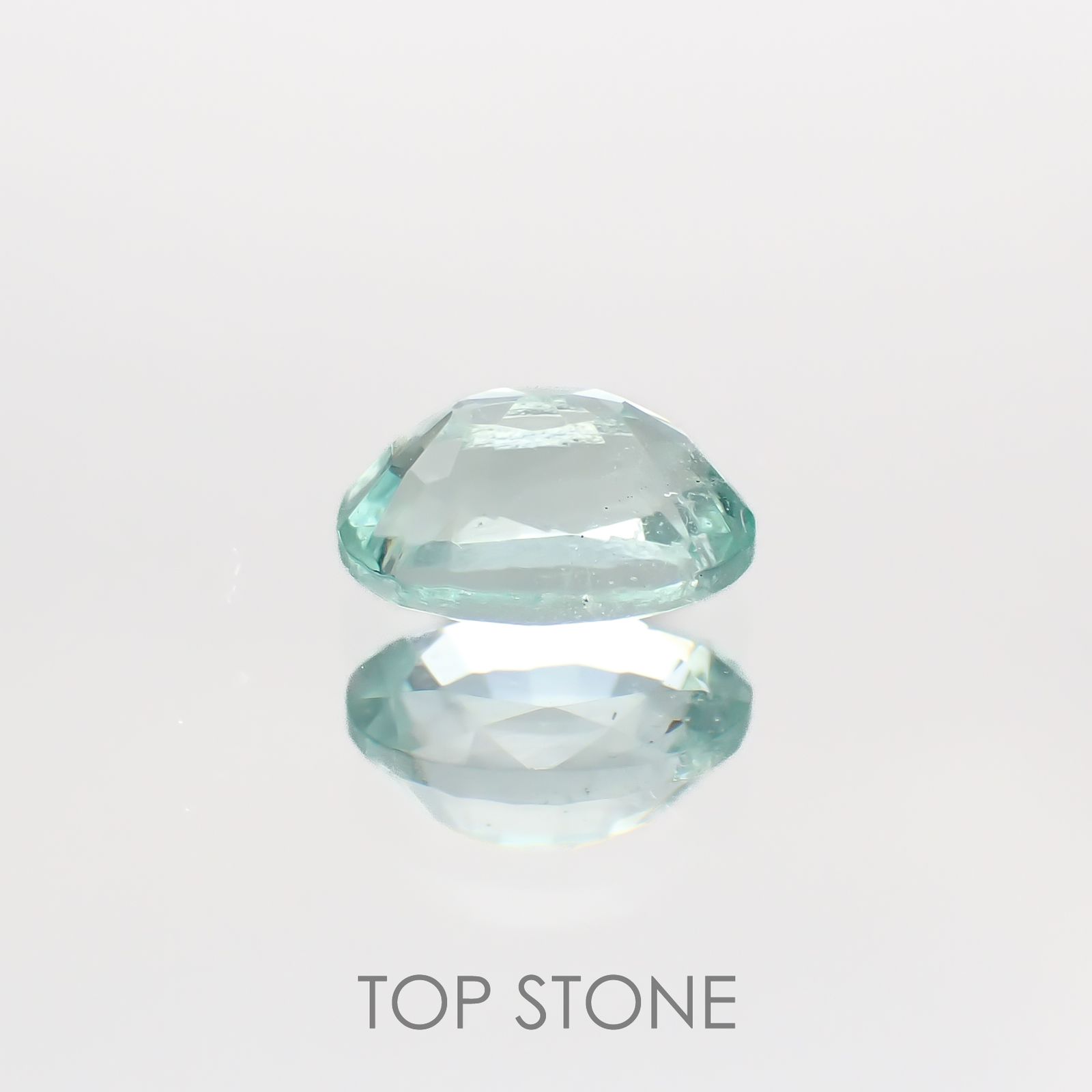 ミントベリル(宝石名グリーン・ベリル)ブラジル産 0.63ct 識別済[220817554]6.5x4.4mm前後