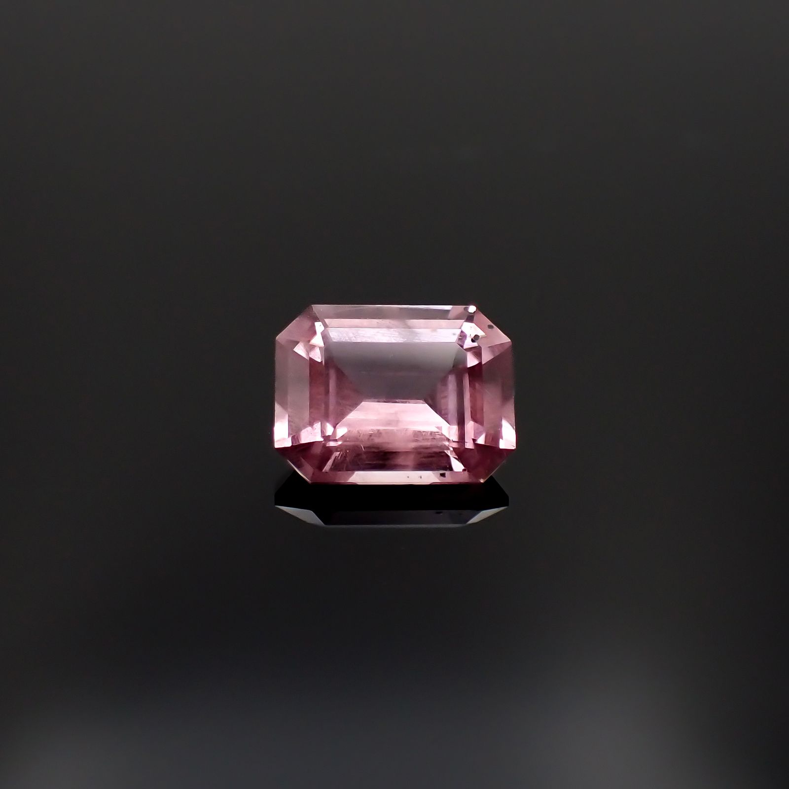 ドラゴンガーネット タンザニア産 1.37ct[231224546]7.3x5.6mm前後